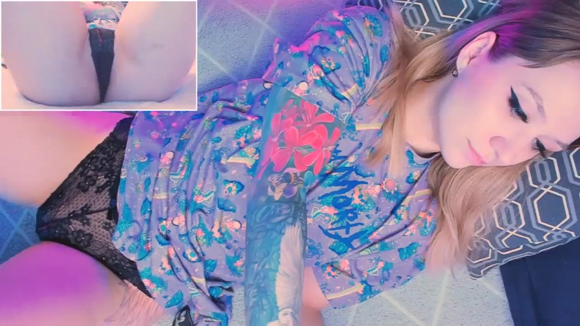 Gallery image thumbnail from Kota_sky's myfreecams stream on, 03/20/2024, 10:21 image 10 of 20
