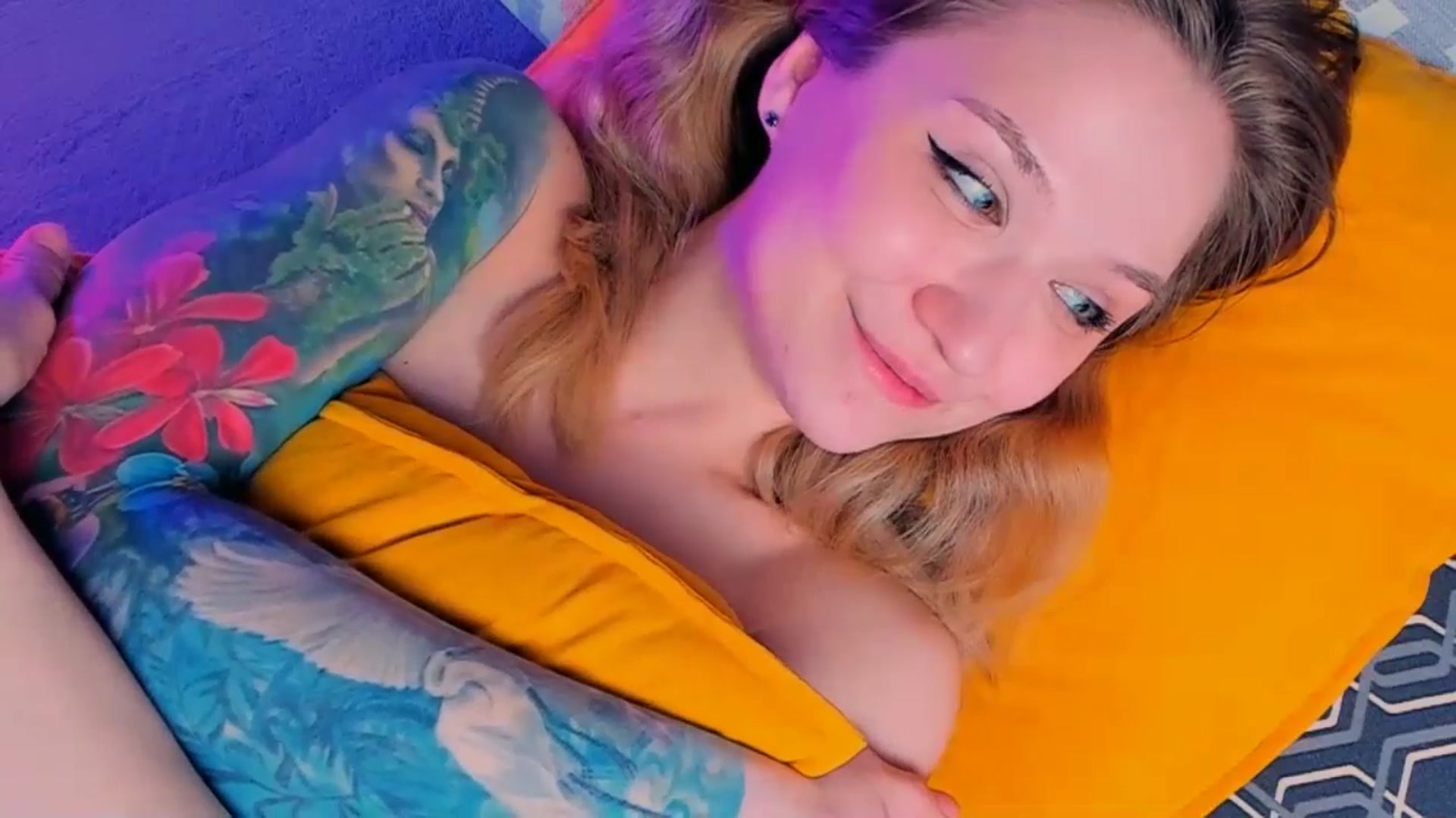 Gallery image thumbnail from Kota_sky's myfreecams stream on, 05/07/2024, 06:44 image 14 of 20