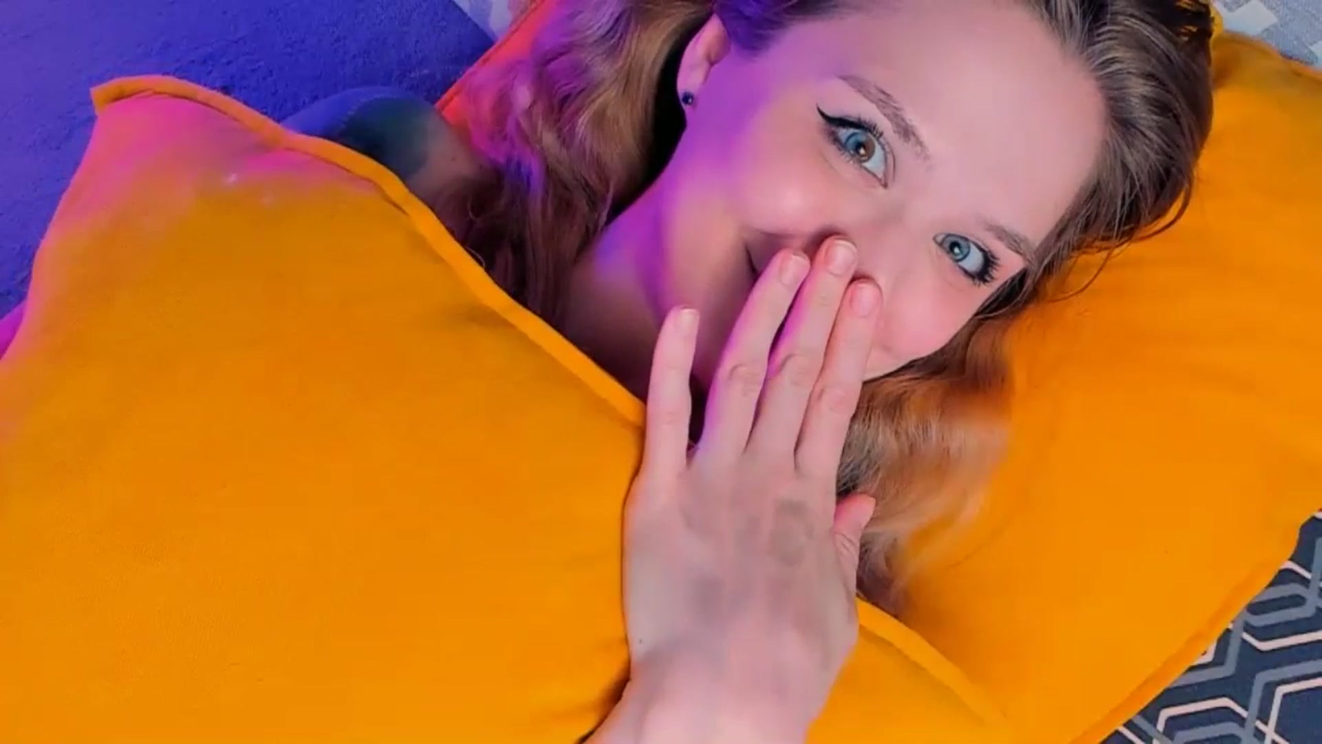 Gallery image thumbnail from Kota_sky's myfreecams stream on, 05/07/2024, 06:44 image 13 of 20