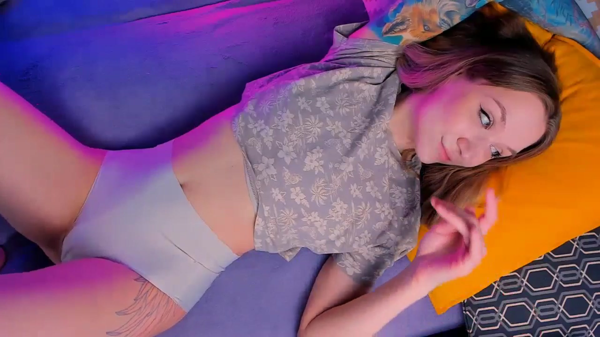 Gallery image thumbnail from Kota_sky's myfreecams stream on, 05/08/2024, 16:34 image 13 of 20