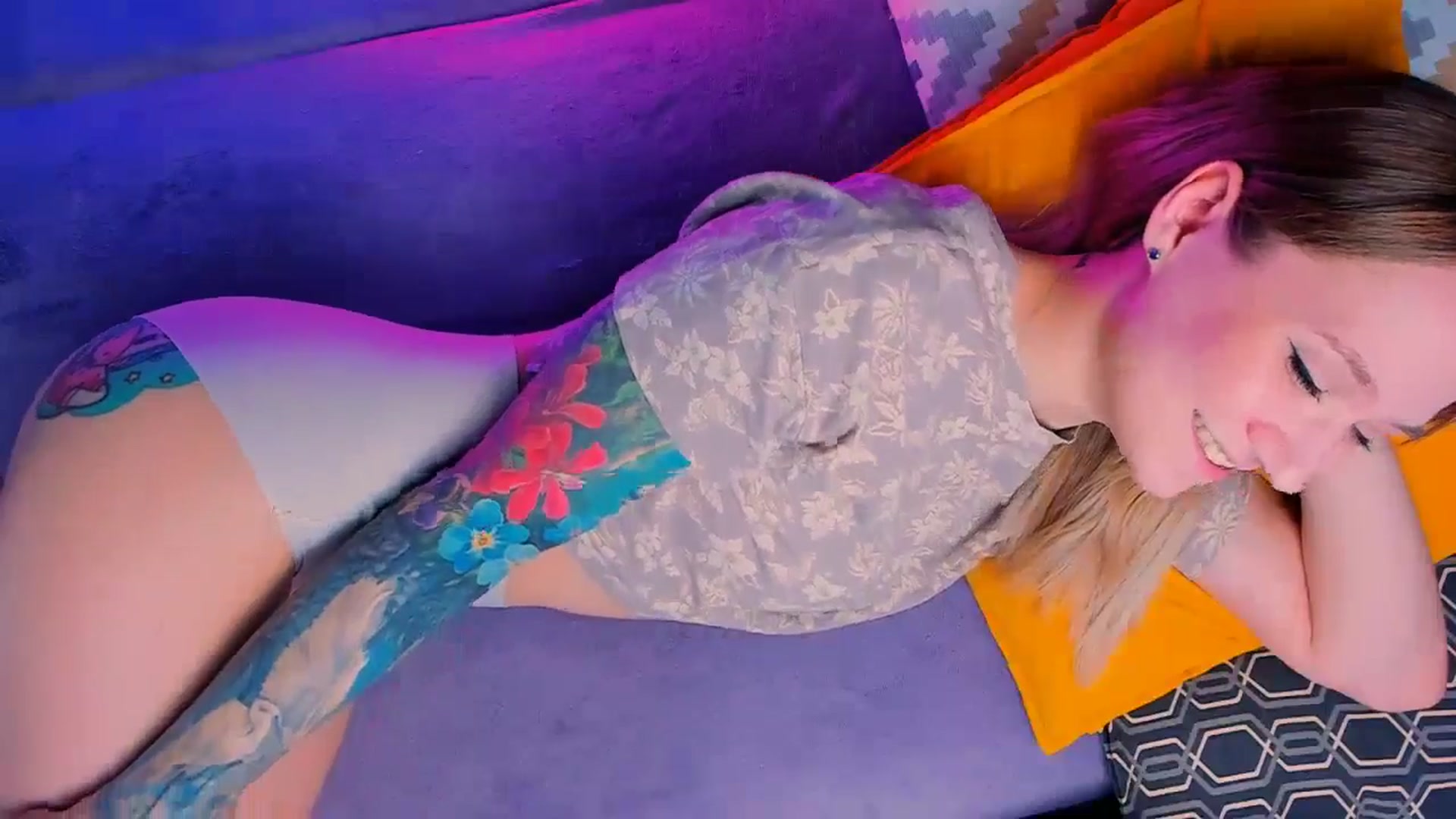 Gallery image thumbnail from Kota_sky's myfreecams stream on, 05/08/2024, 16:34 image 9 of 20