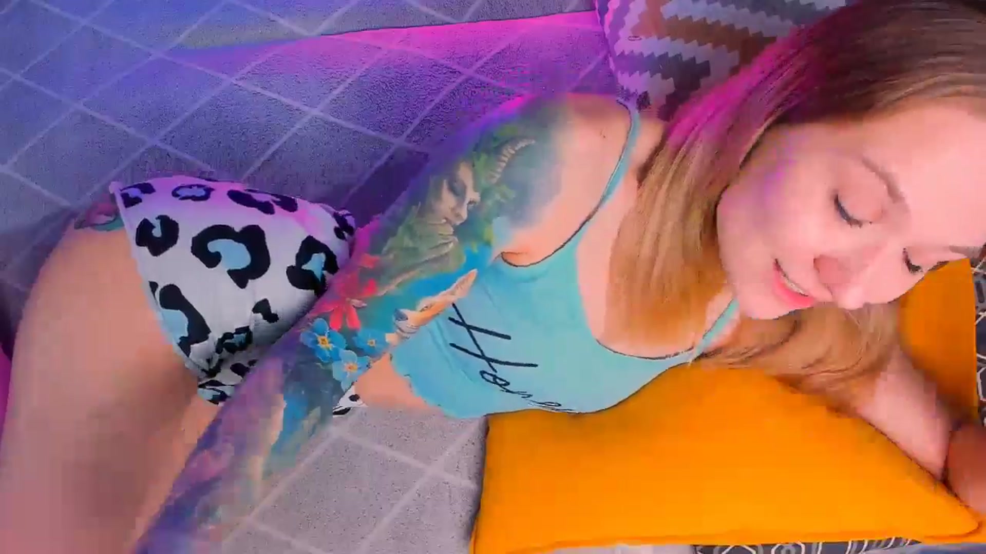 Gallery image thumbnail from Kota_sky's myfreecams stream on, 05/15/2024, 16:28 image 3 of 20