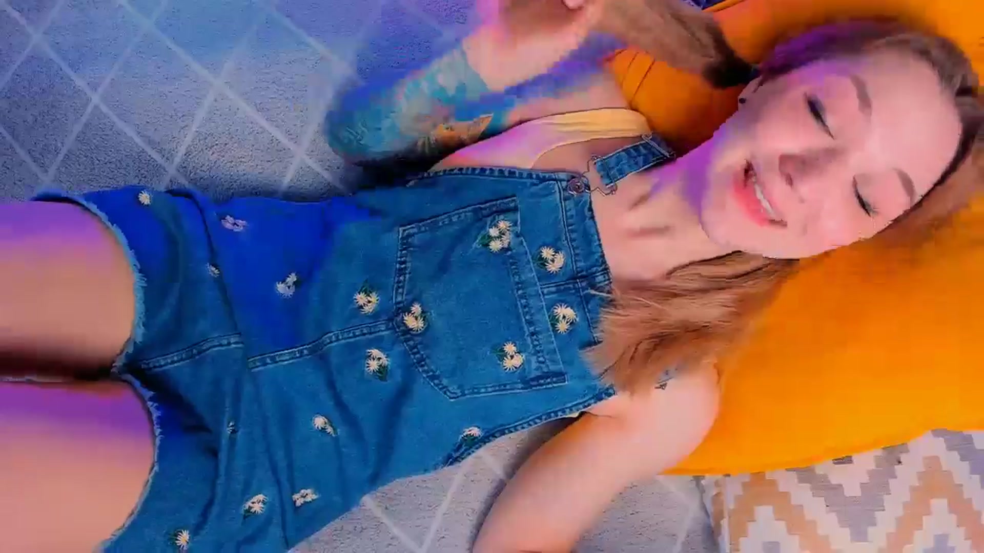 Gallery image thumbnail from Kota_sky's myfreecams stream on, 05/20/2024, 03:50 image 14 of 20