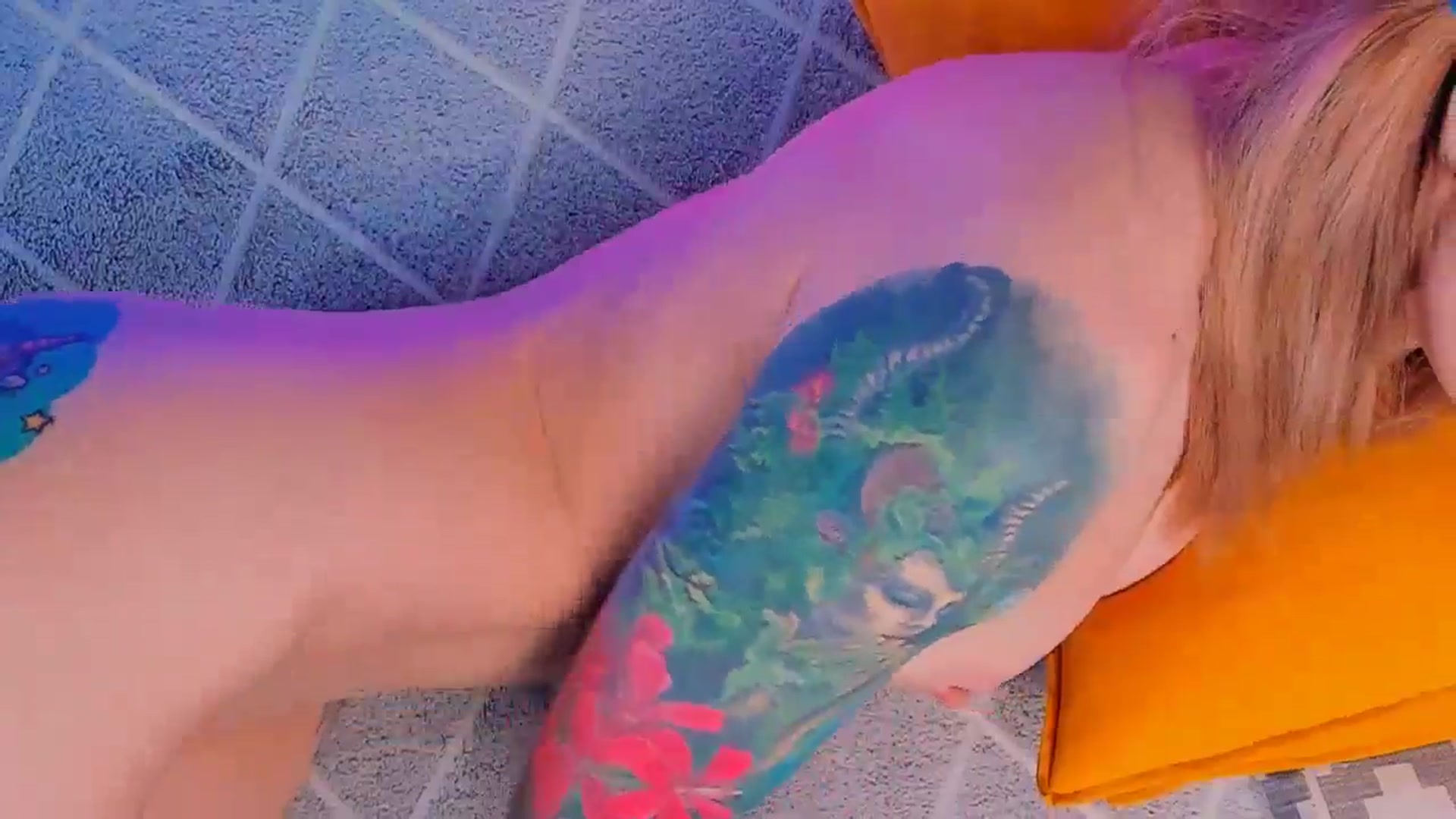Gallery image thumbnail from Kota_sky's myfreecams stream on, 05/20/2024, 06:51 image 12 of 20