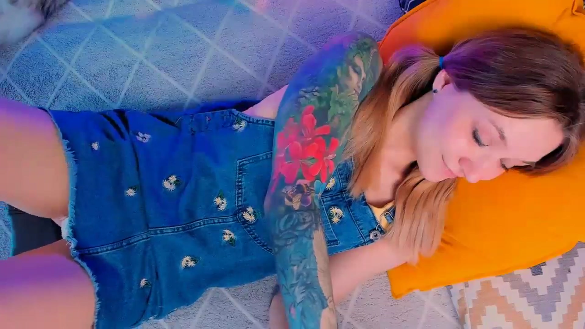 Gallery image thumbnail from Kota_sky's myfreecams stream on, 05/20/2024, 06:51 image 2 of 20