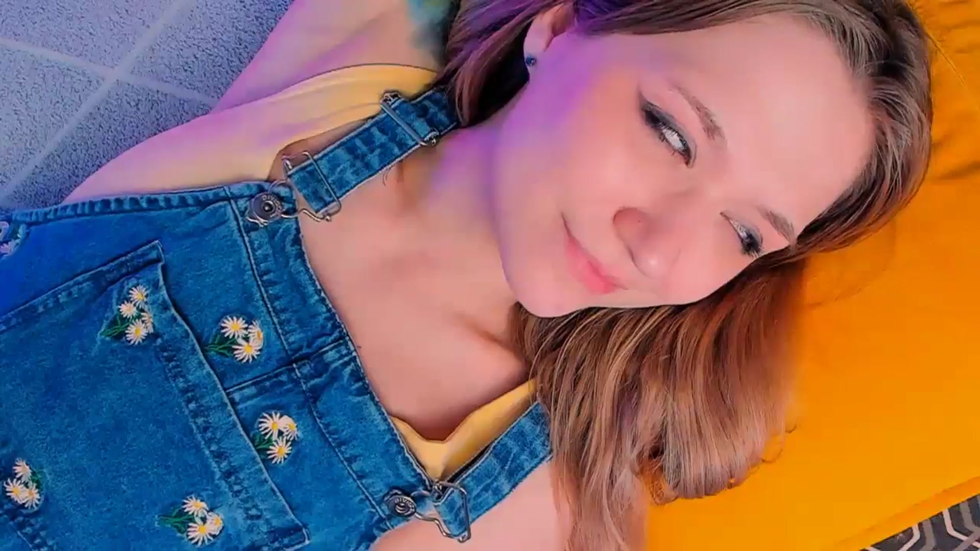 Gallery image thumbnail from Kota_sky's myfreecams stream on, 05/21/2024, 07:06 image 12 of 20
