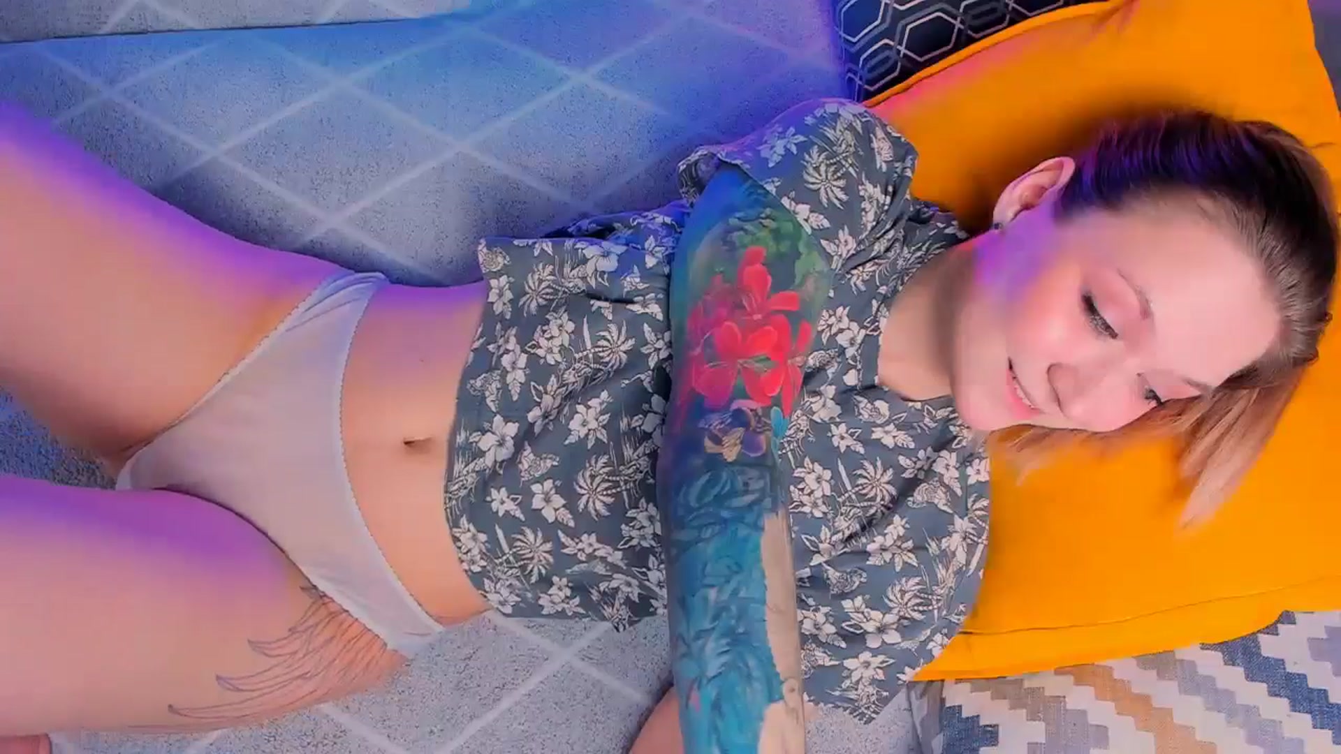 Gallery image thumbnail from Kota_sky's myfreecams stream on, 05/21/2024, 15:43 image 14 of 20