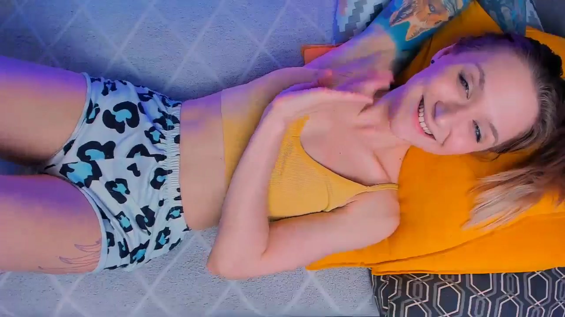 Gallery image thumbnail from Kota_sky's myfreecams stream on, 05/28/2024, 16:36 image 19 of 20