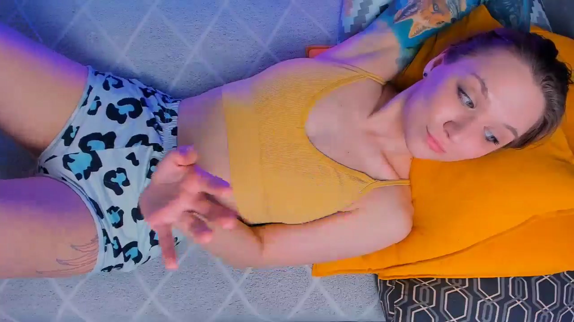 Gallery image thumbnail from Kota_sky's myfreecams stream on, 05/28/2024, 16:36 image 20 of 20