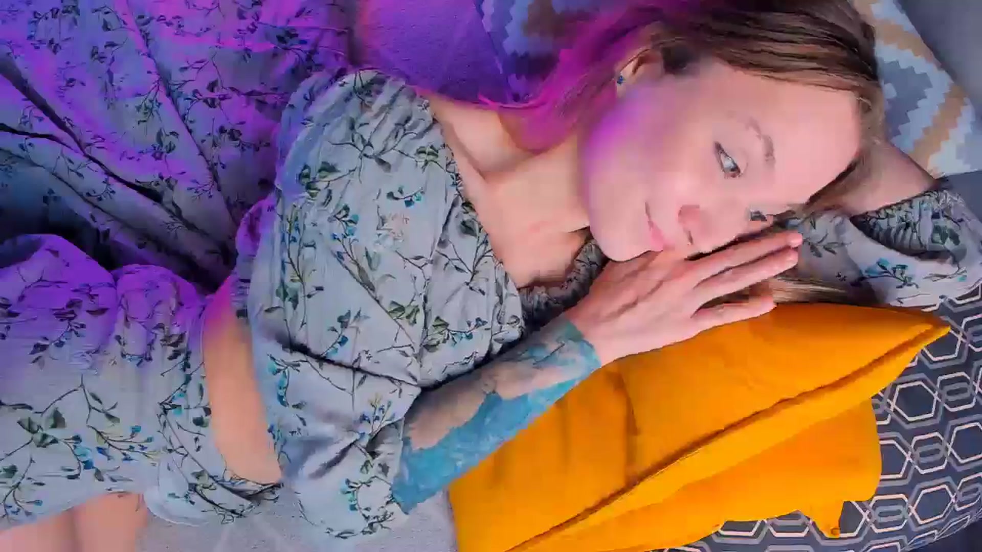 Gallery image thumbnail from Kota_sky's myfreecams stream on, 06/07/2024, 07:00 image 17 of 20