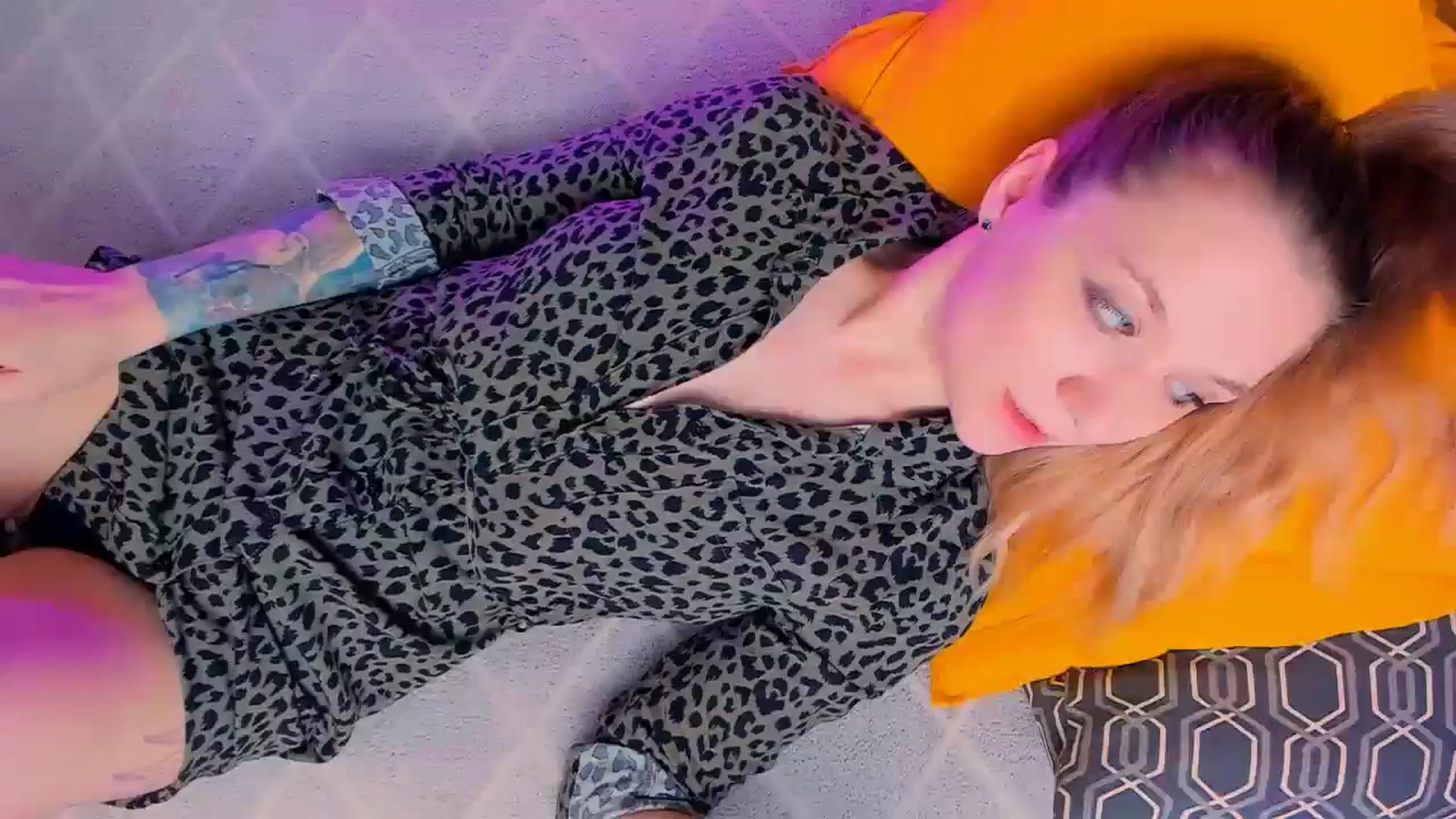 Gallery image thumbnail from Kota_sky's myfreecams stream on, 06/10/2024, 06:05 image 1 of 20