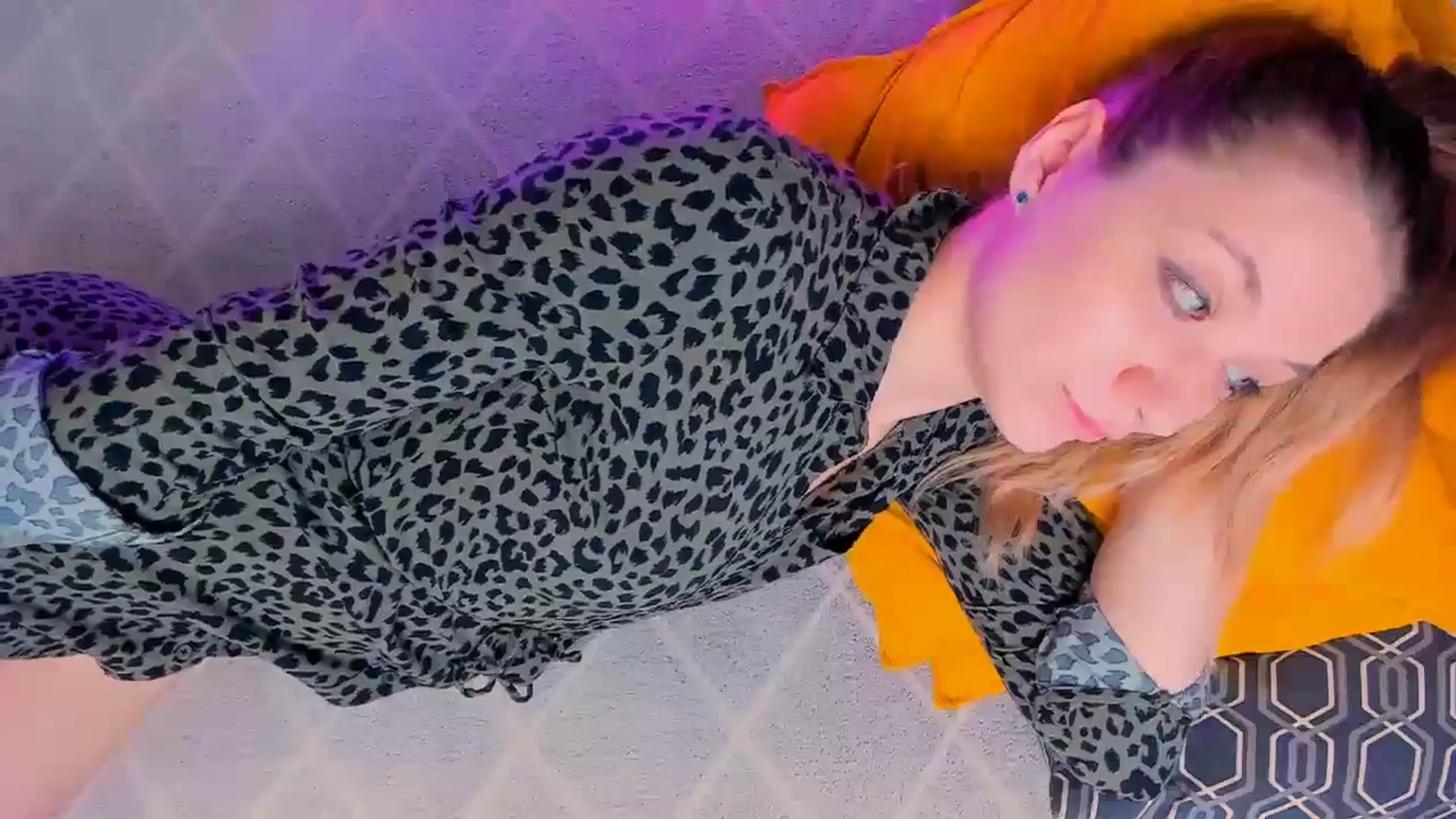 Gallery image thumbnail from Kota_sky's myfreecams stream on, 06/10/2024, 06:05 image 5 of 20