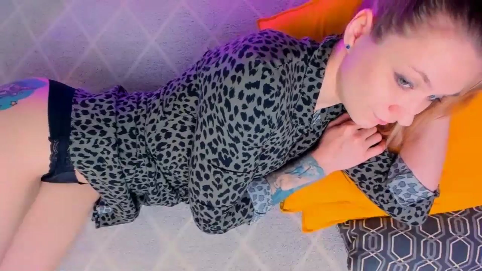 Gallery image thumbnail from Kota_sky's myfreecams stream on, 06/10/2024, 06:05 image 12 of 20
