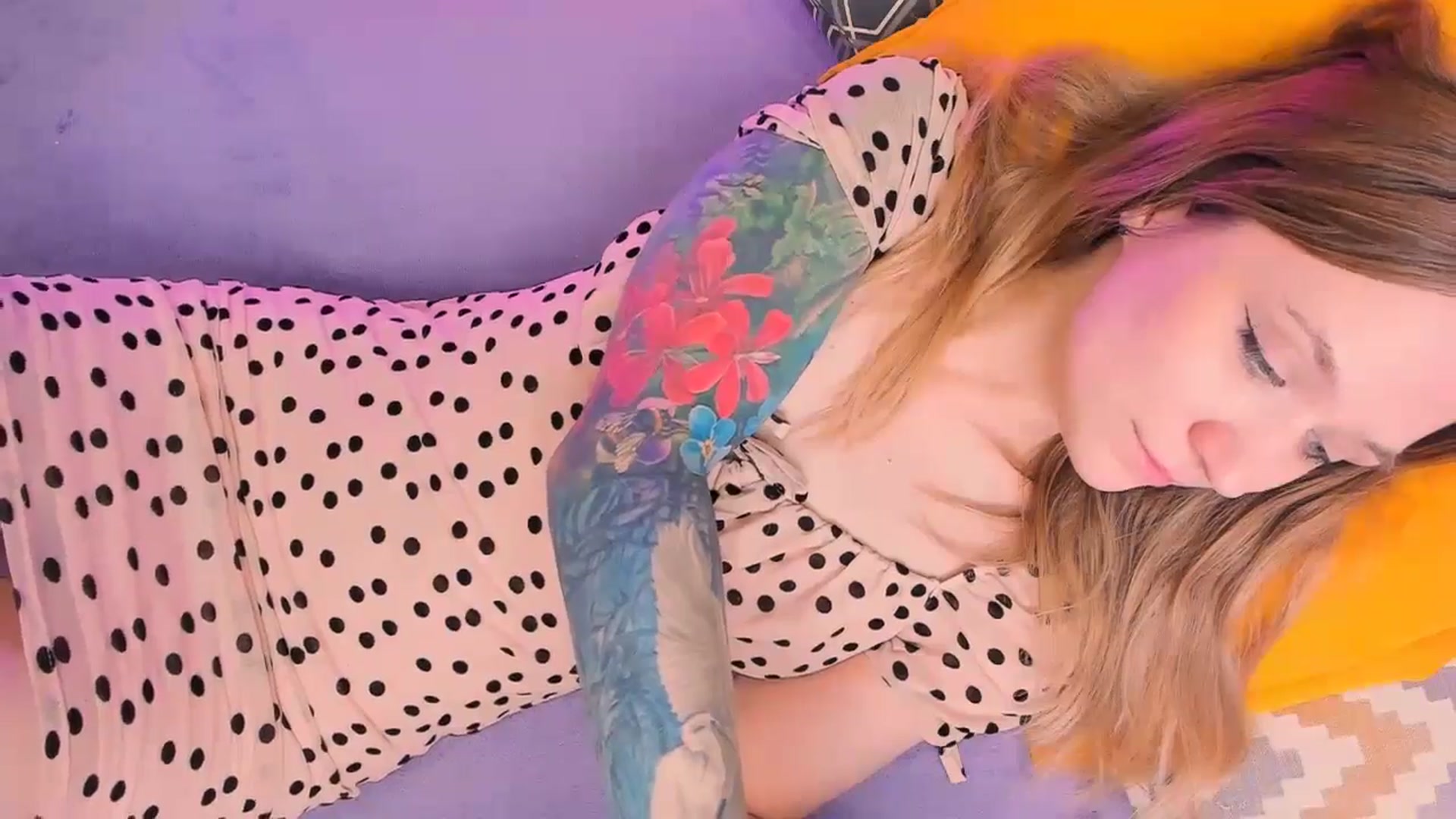 Gallery image thumbnail from Kota_sky's myfreecams stream on, 06/20/2024, 06:11 image 10 of 20
