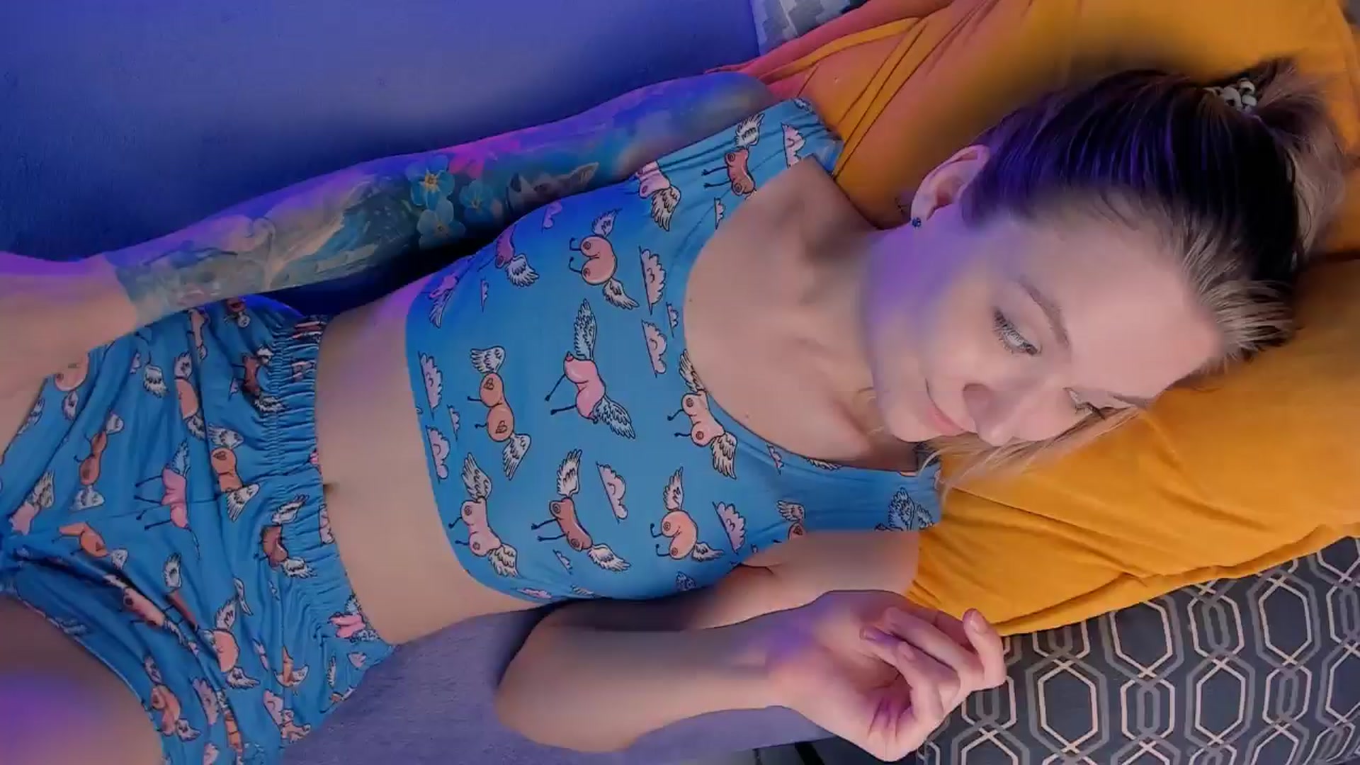 Gallery image thumbnail from Kota_sky's myfreecams stream on, 07/15/2024, 06:21 image 6 of 20