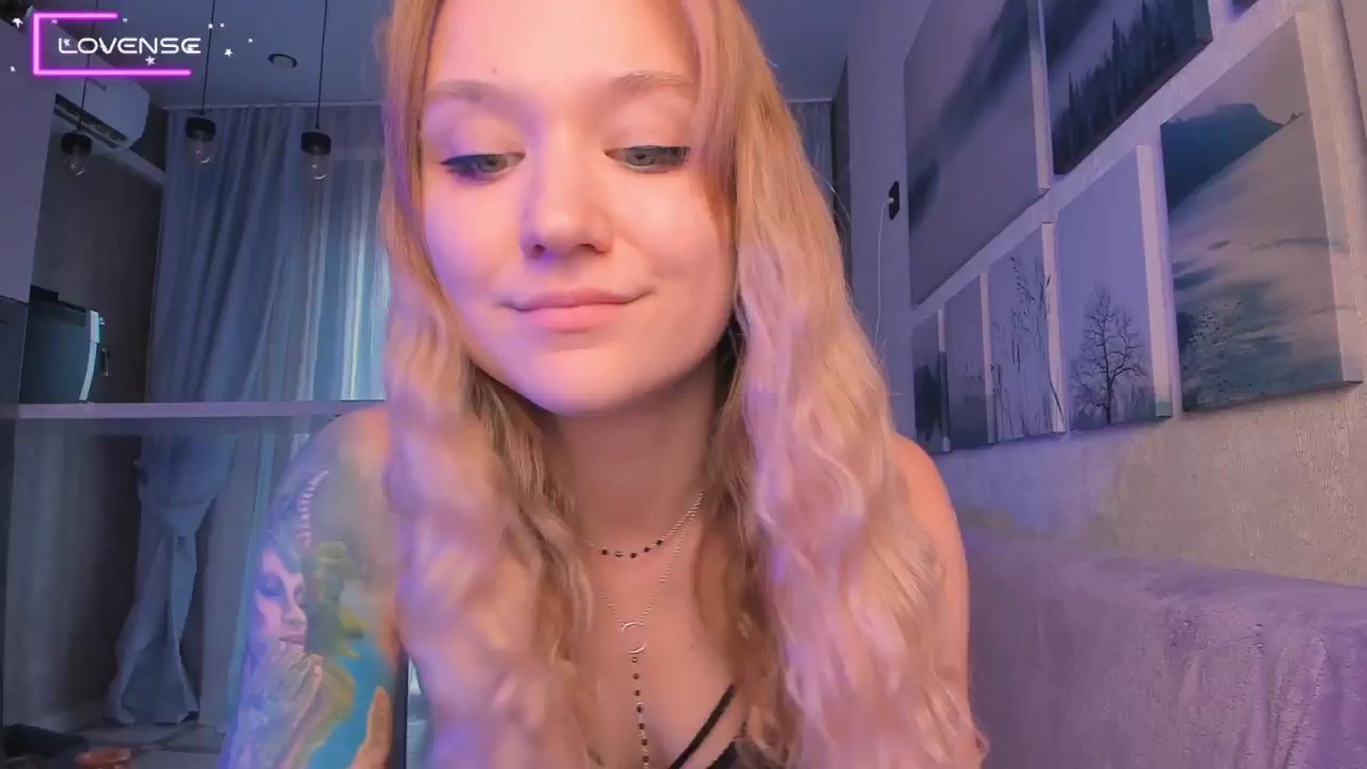 Gallery image thumbnail from Kota_sky's myfreecams stream on, 08/12/2024, 06:46 image 1 of 20