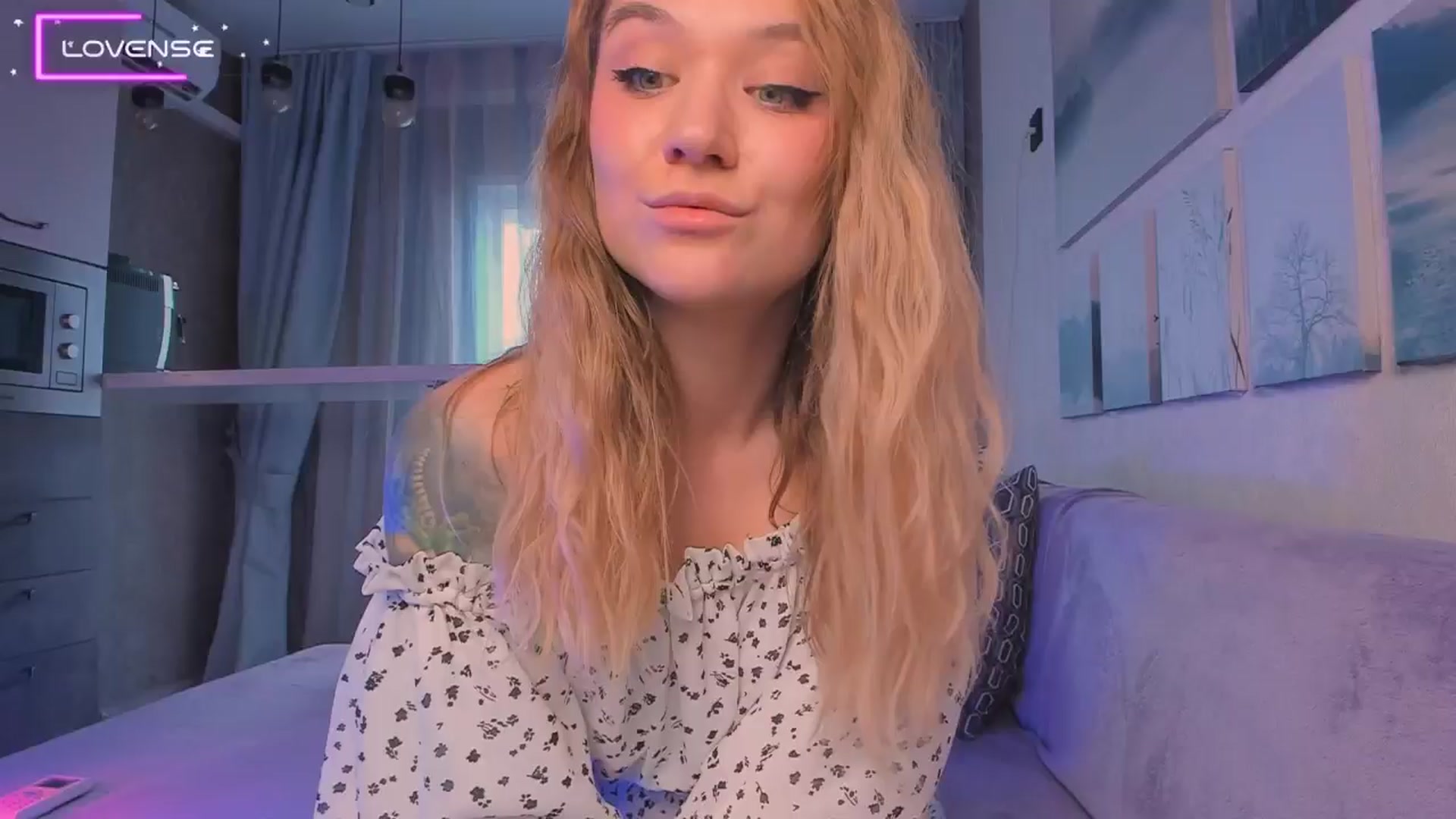 Gallery image thumbnail from Kota_sky's myfreecams stream on, 08/20/2024, 06:43 image 1 of 20