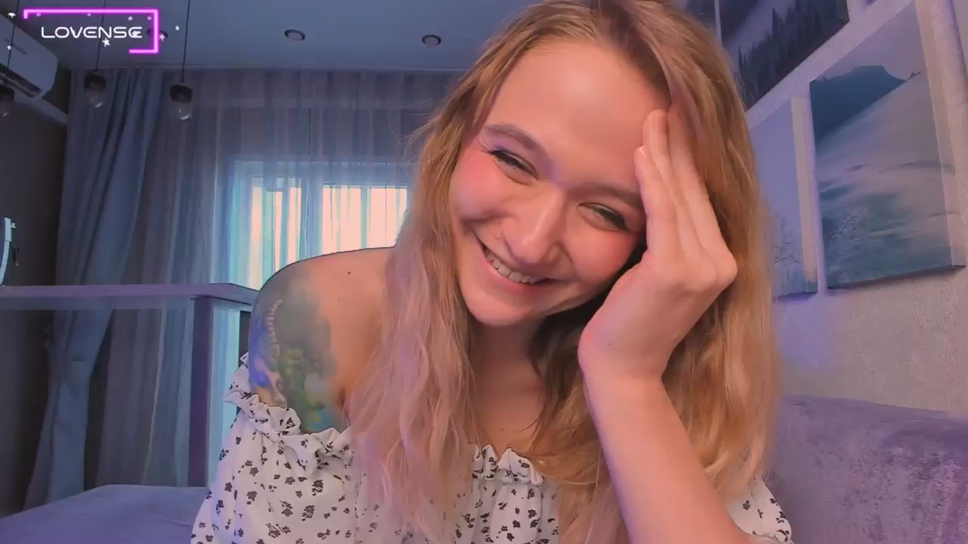 Gallery image thumbnail from Kota_sky's myfreecams stream on, 08/20/2024, 06:55 image 16 of 20