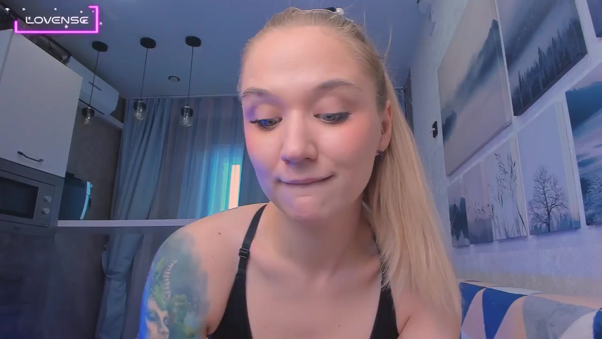 Gallery image thumbnail from Kota_sky's myfreecams stream on, 08/27/2024, 05:32 image 2 of 20