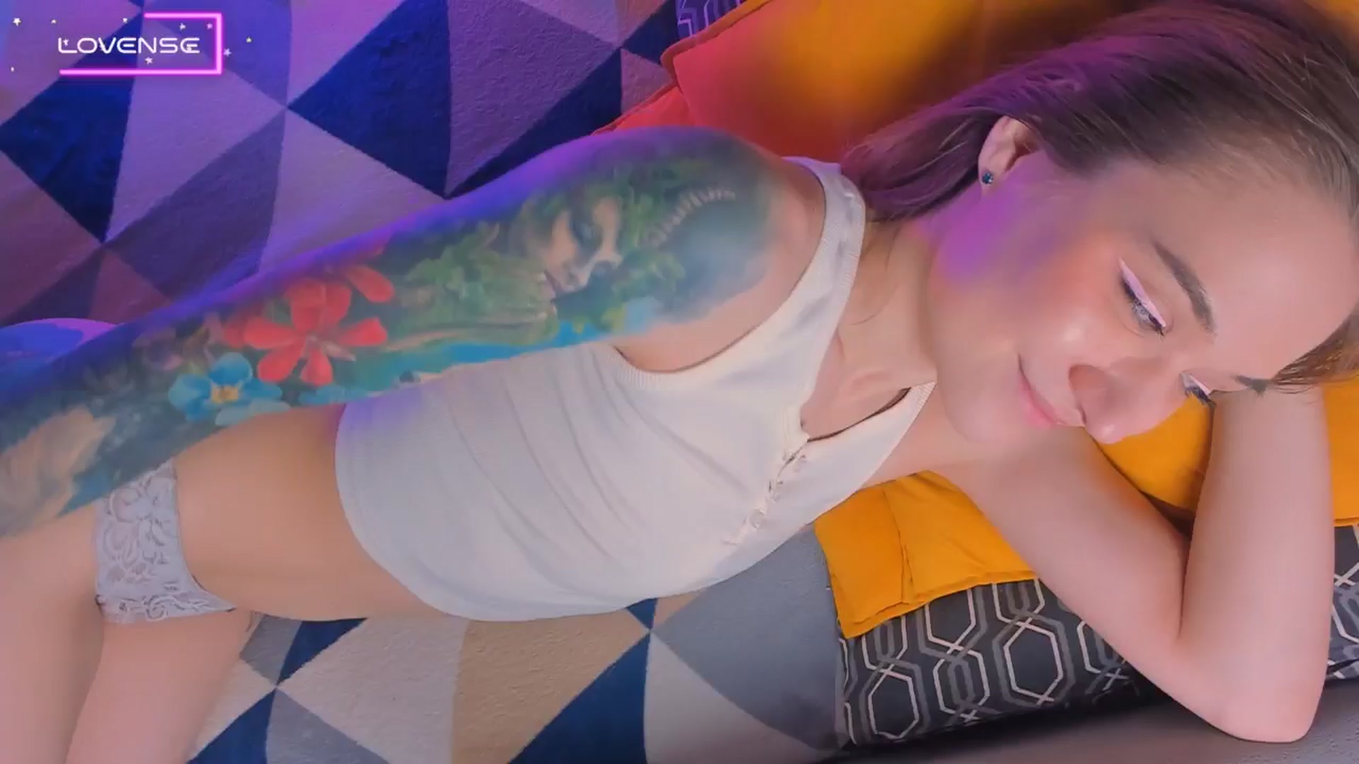 Gallery image thumbnail from Kota_sky's myfreecams stream on, 09/09/2024, 06:32 image 1 of 20