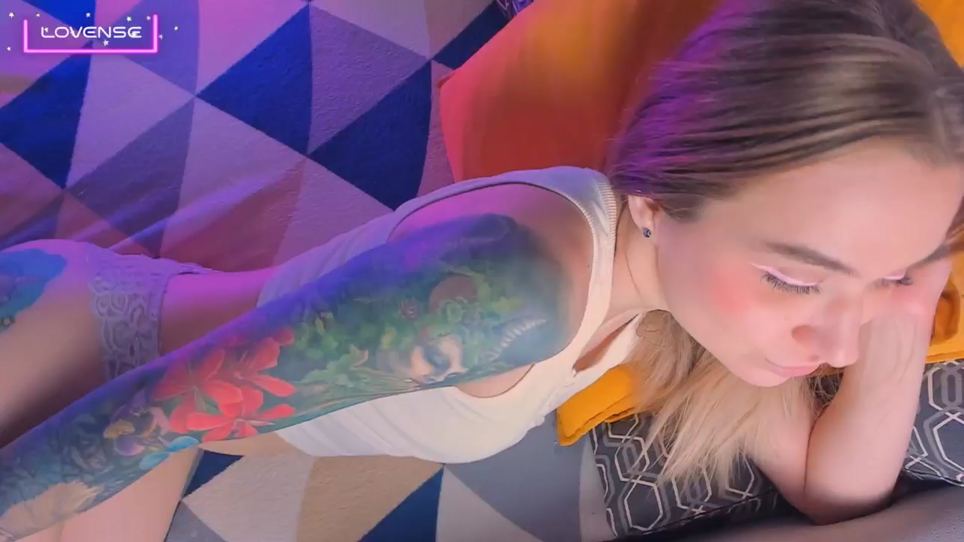 Gallery image thumbnail from Kota_sky's myfreecams stream on, 09/09/2024, 10:20 image 8 of 20
