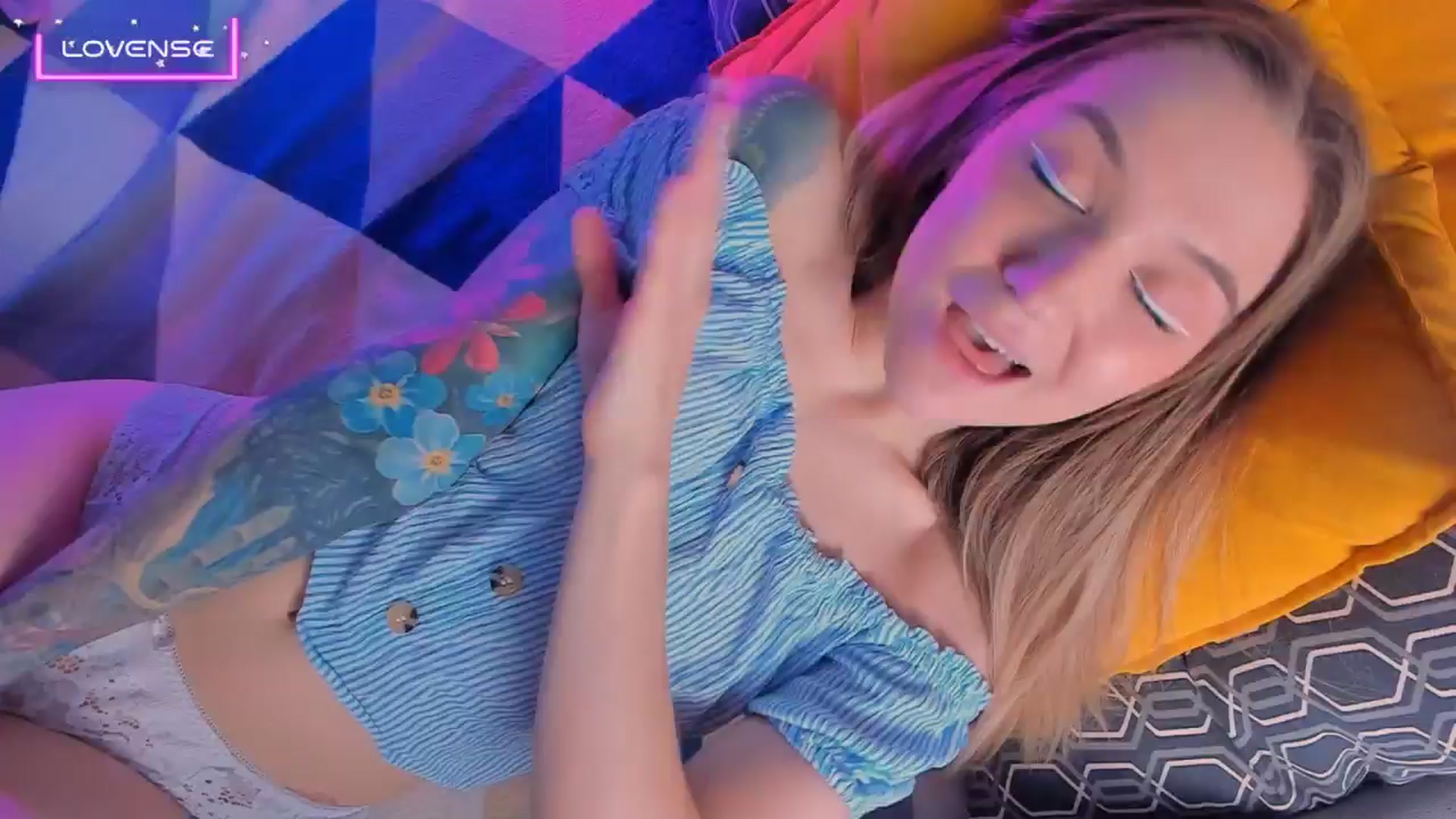 Gallery image thumbnail from Kota_sky's myfreecams stream on, 09/10/2024, 04:33 image 20 of 20