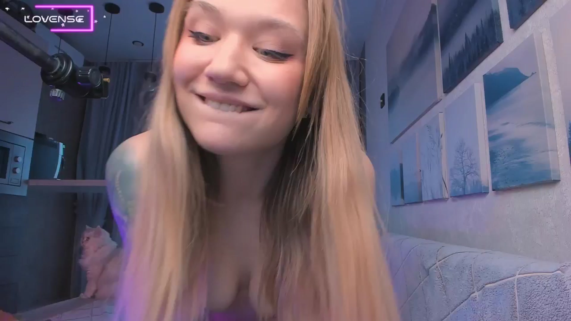 Gallery image thumbnail from Kota_sky's myfreecams stream on, 09/27/2024, 05:03 image 19 of 20