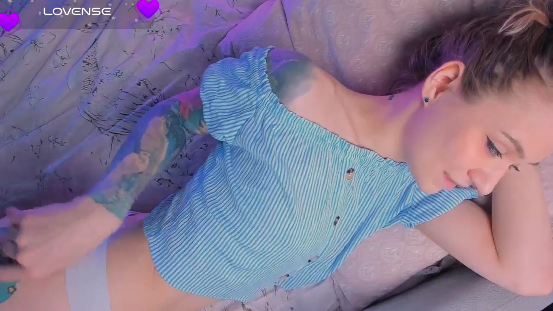 Gallery image thumbnail from Kota_sky's myfreecams stream on, 10/11/2024, 04:04 image 16 of 20