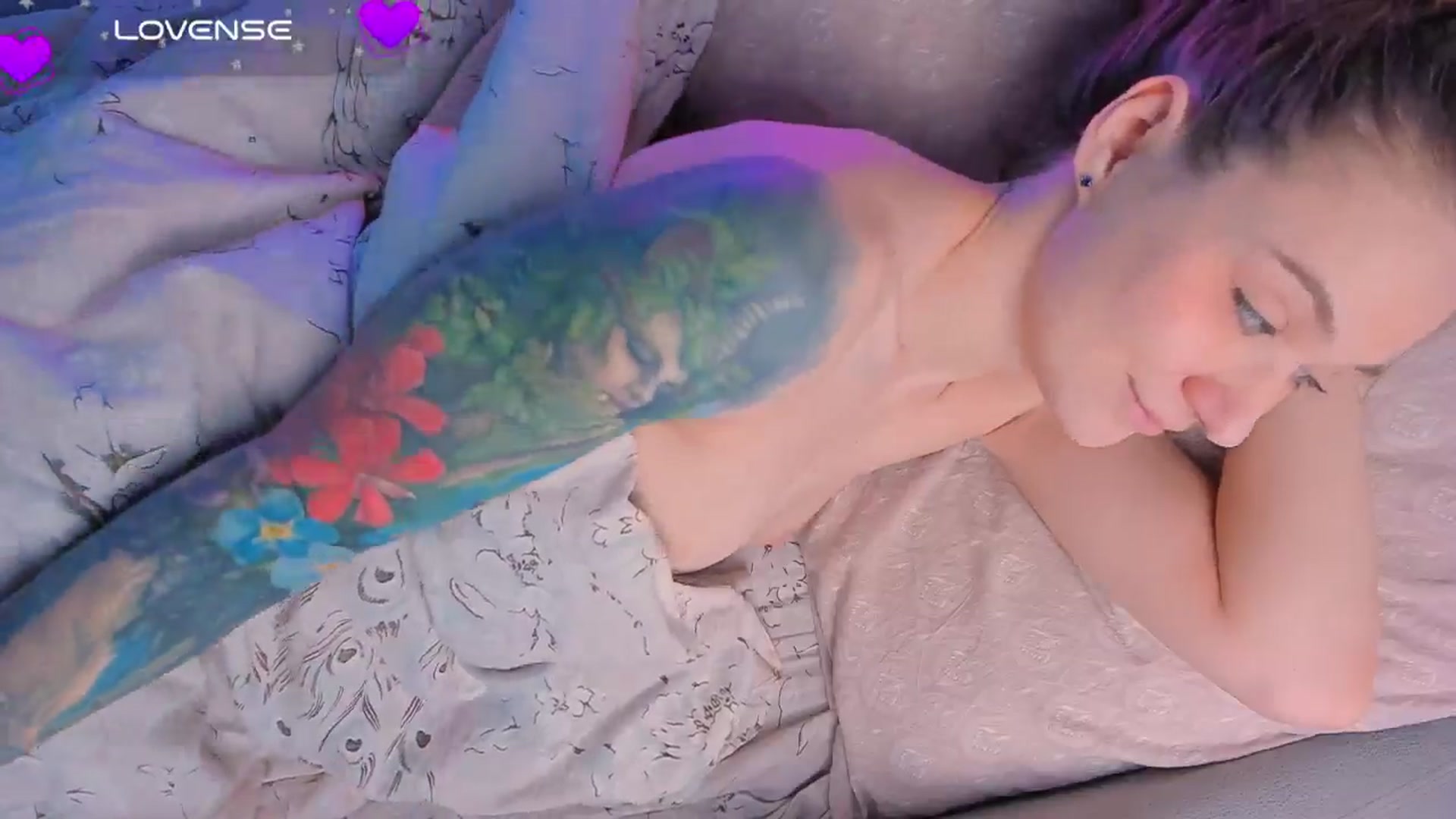 Gallery image thumbnail from Kota_sky's myfreecams stream on, 10/15/2024, 05:57 image 19 of 20