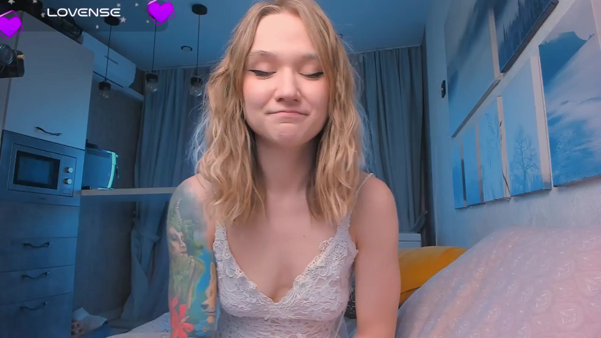 Gallery image thumbnail from Kota_sky's myfreecams stream on, 10/16/2024, 06:41 image 18 of 20