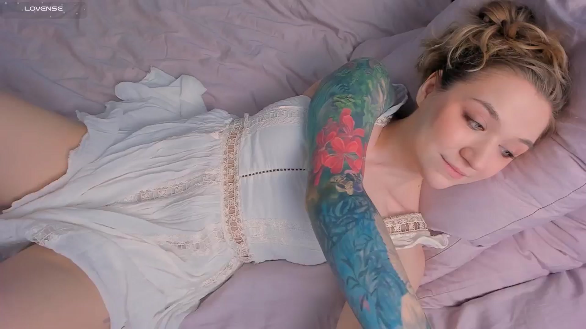 Gallery image thumbnail from Kota_sky's myfreecams stream on, 01/30/2025, 04:42 image 1 of 20