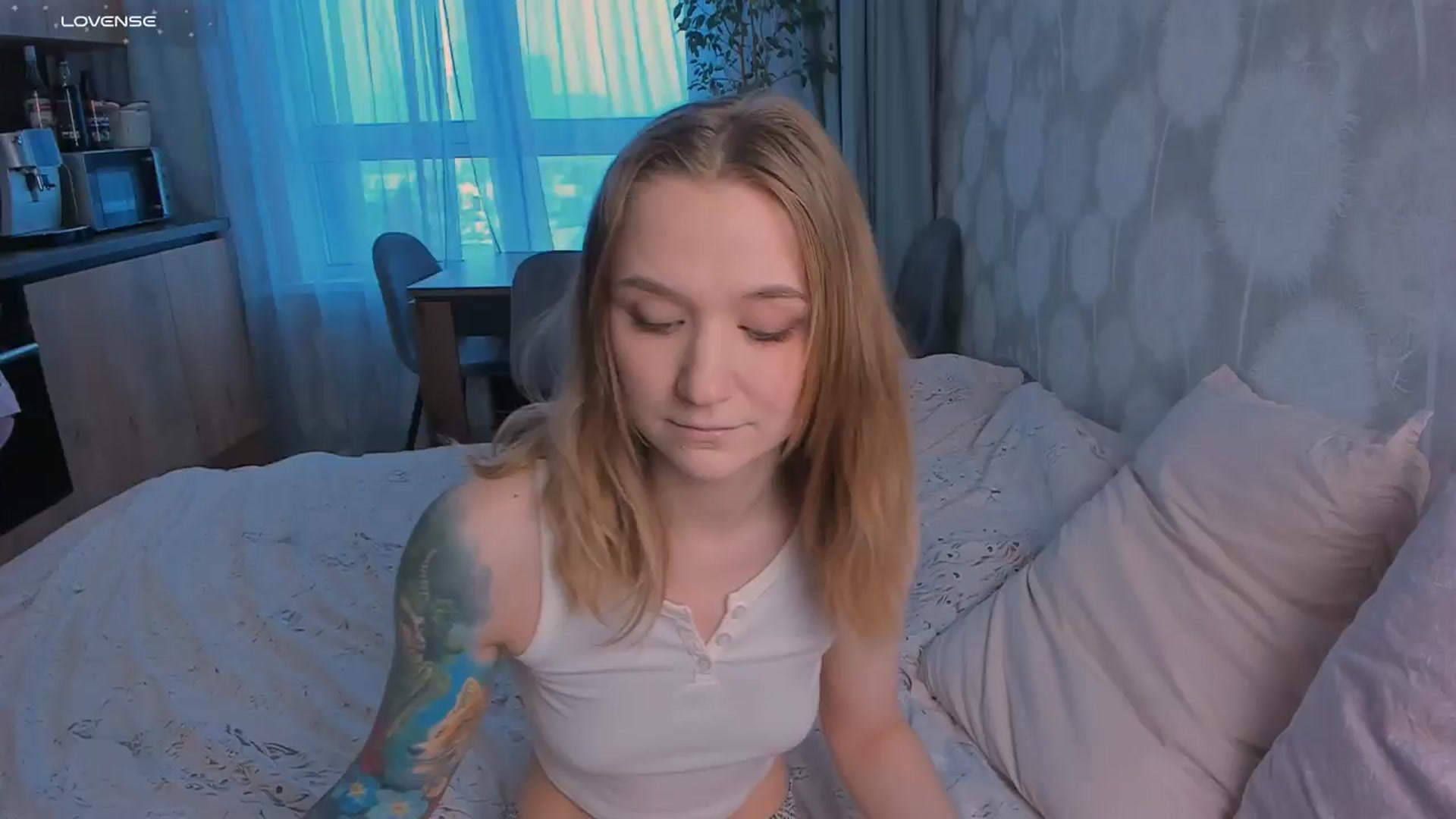 Gallery image thumbnail from Kota_sky's myfreecams stream on, 02/04/2025, 03:52 image 12 of 20