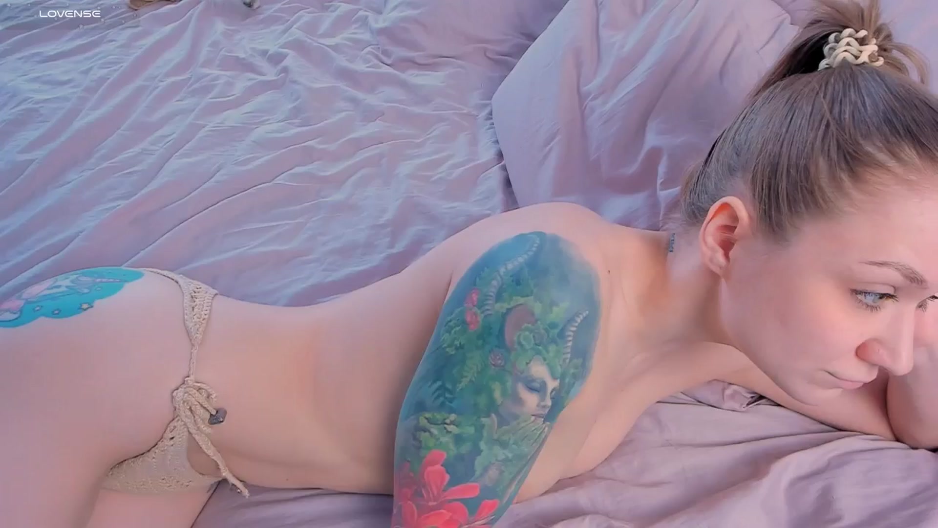 Gallery image thumbnail from Kota_sky's myfreecams stream on, 03/11/2025, 06:19 image 8 of 20
