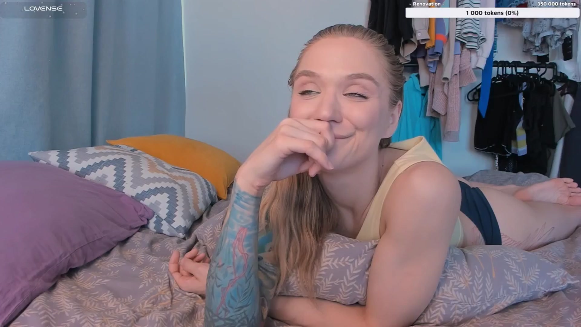 Gallery image thumbnail from Kota_sky's myfreecams stream on, 06/26/2025, 08:28 image 16 of 20