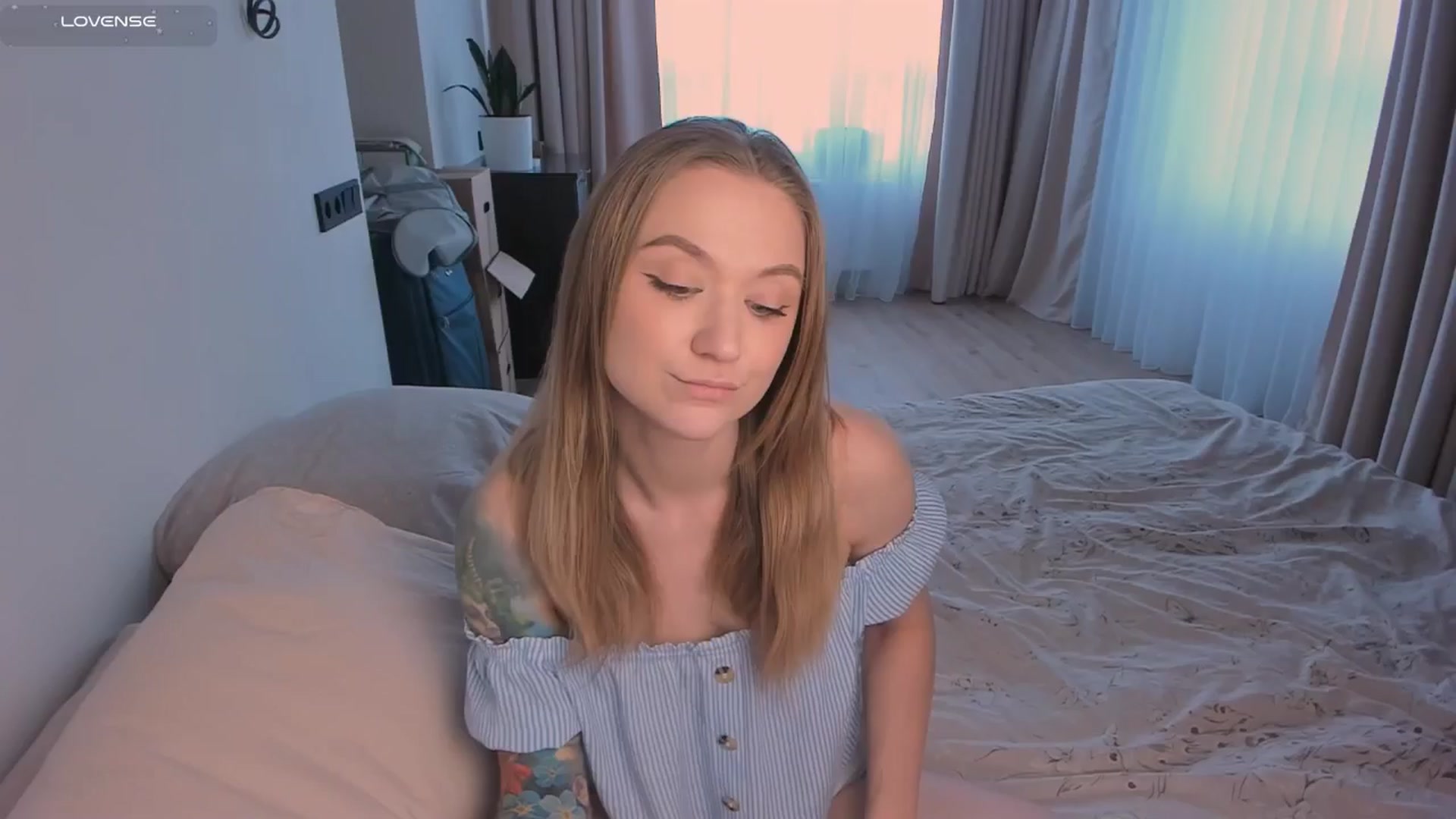 Gallery image thumbnail from Kota_sky's myfreecams stream on, 07/22/2025, 07:37 image 18 of 20