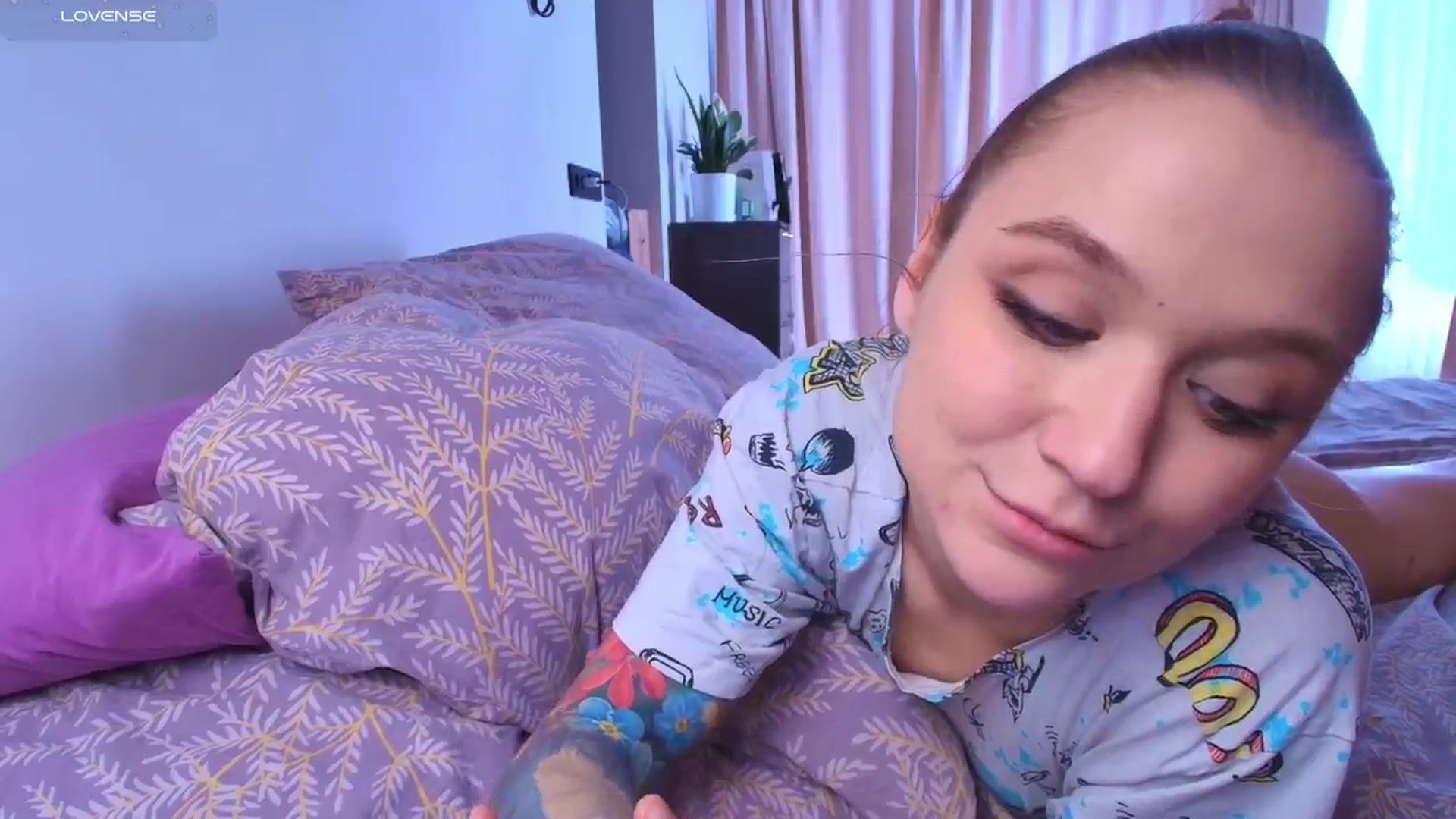Gallery image thumbnail from Kota_sky's myfreecams stream on, 09/11/2025, 08:46 image 14 of 20