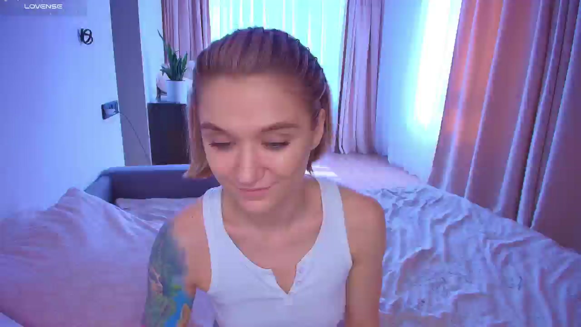 Gallery image thumbnail from Kota_sky's myfreecams stream on, 10/01/2025, 07:06 image 7 of 20