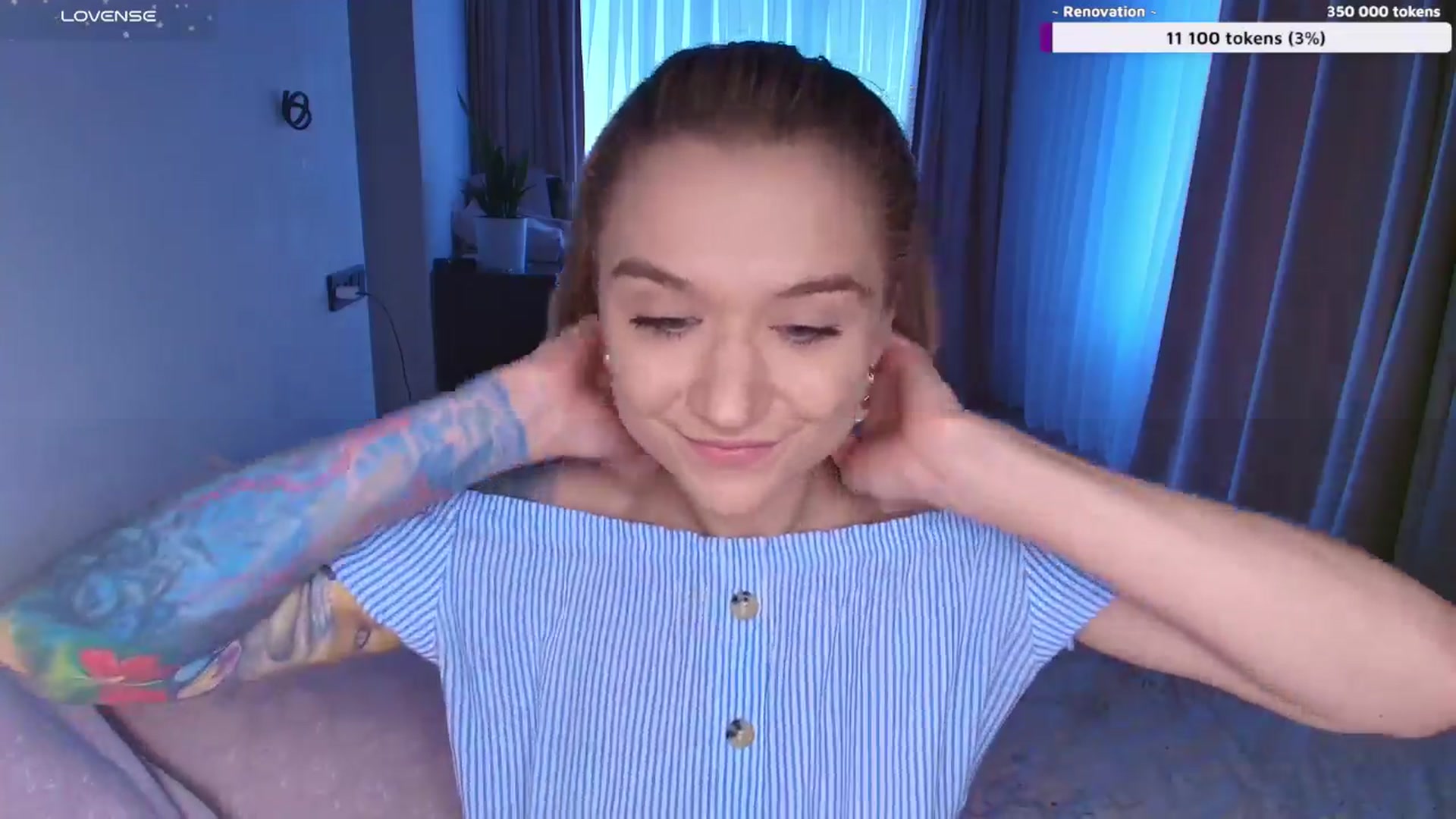 Gallery image thumbnail from Kota_sky's myfreecams stream on, 10/02/2025, 03:11 image 18 of 20