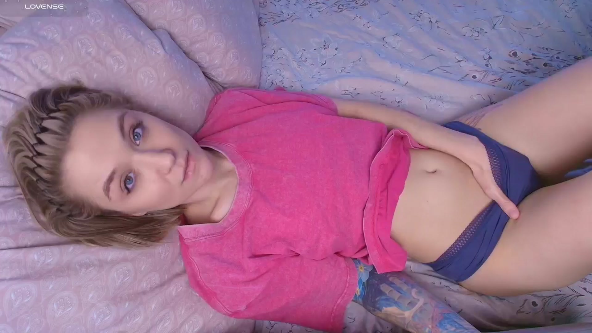 Gallery image thumbnail from Kota_sky's myfreecams stream on, 10/07/2025, 07:24 image 9 of 20