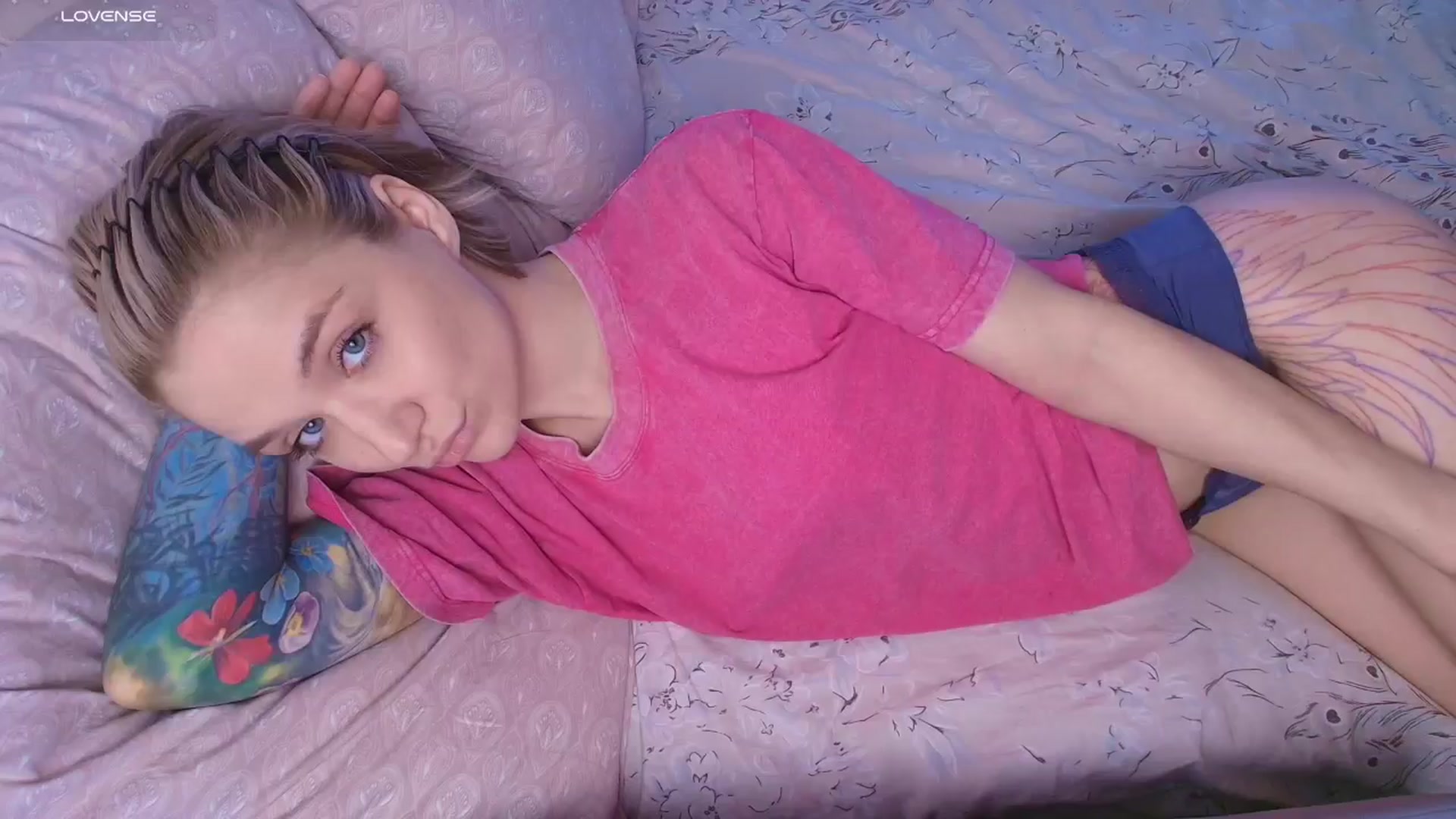 Gallery image thumbnail from Kota_sky's myfreecams stream on, 10/07/2025, 07:24 image 12 of 20