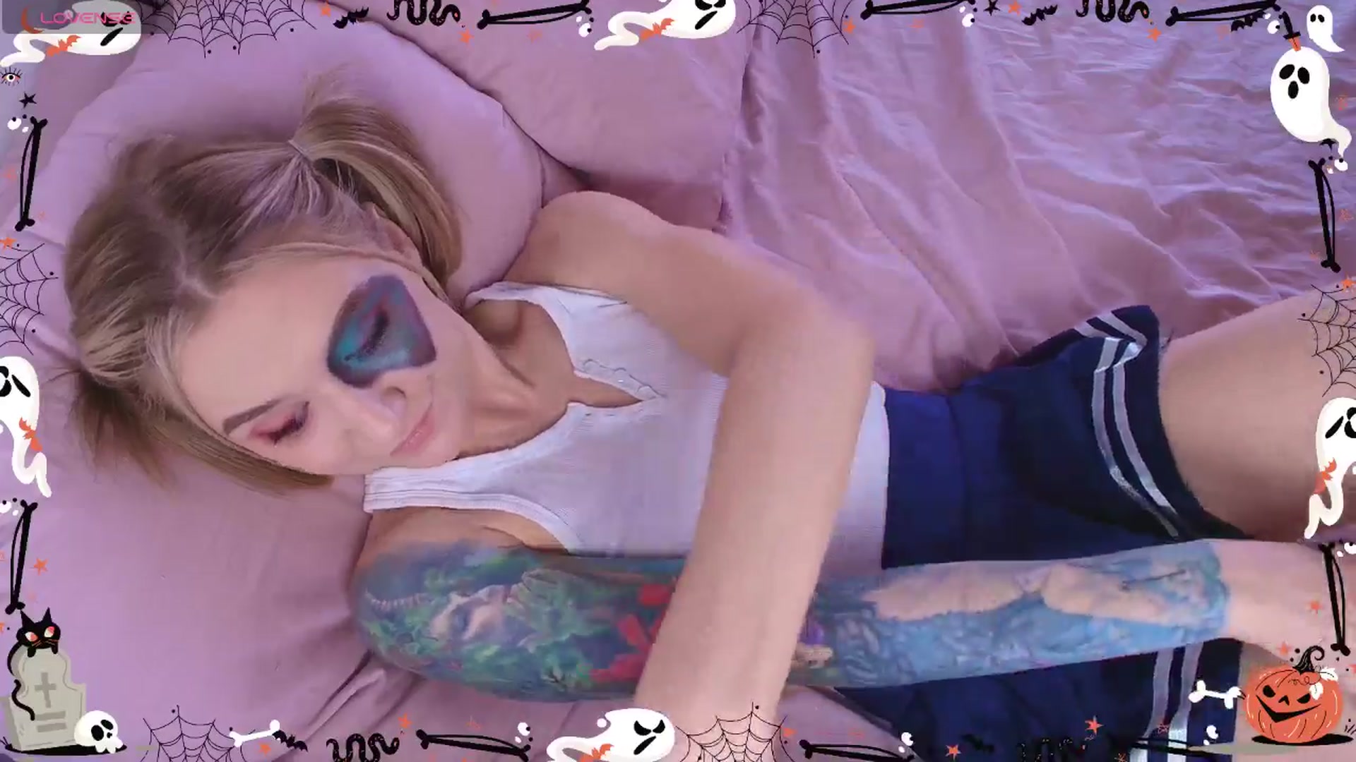 Gallery image thumbnail from Kota_sky's myfreecams stream on, 10/31/2025, 04:35 image 6 of 20
