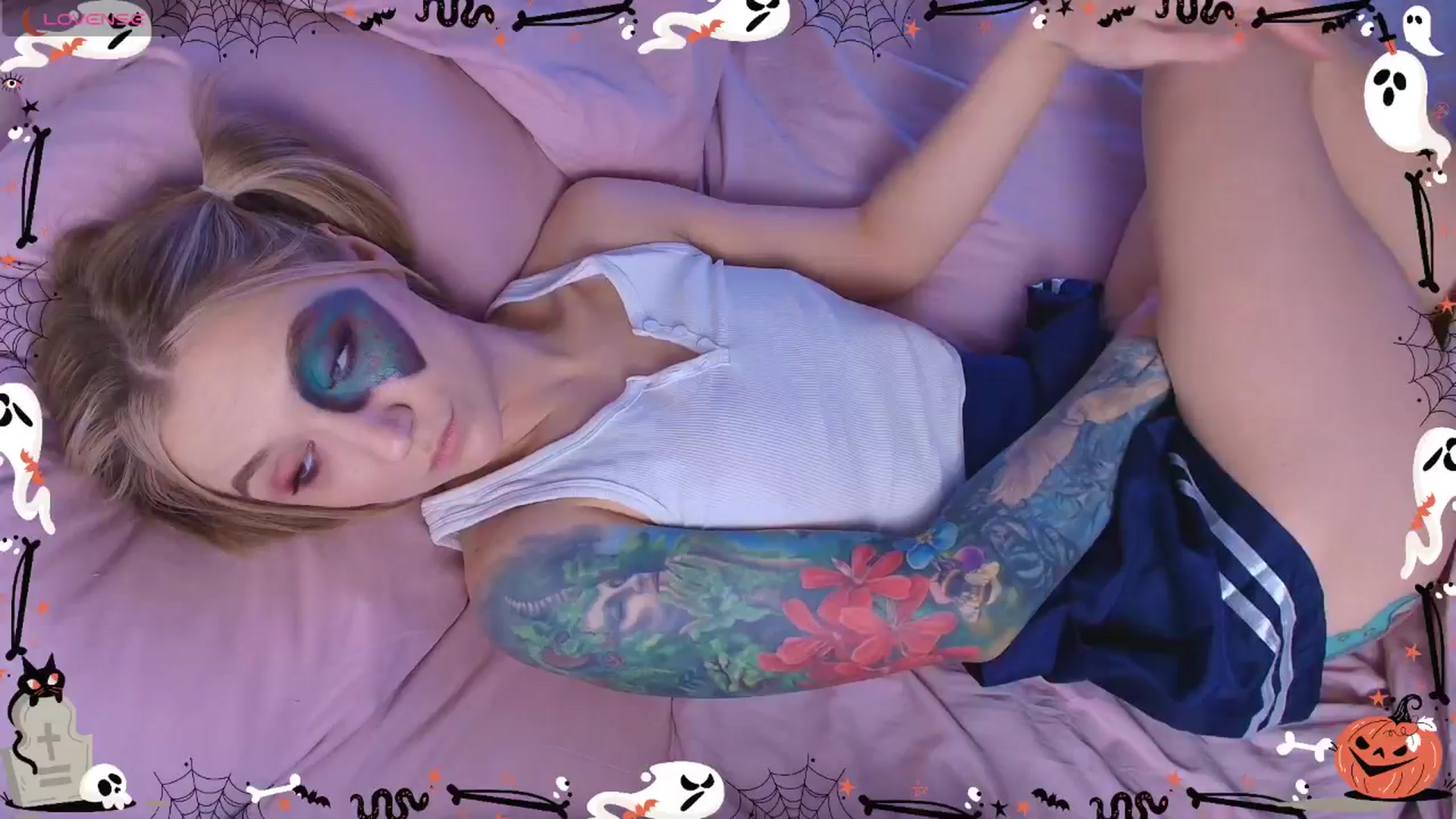 Gallery image thumbnail from Kota_sky's myfreecams stream on, 10/31/2025, 06:57 image 16 of 20