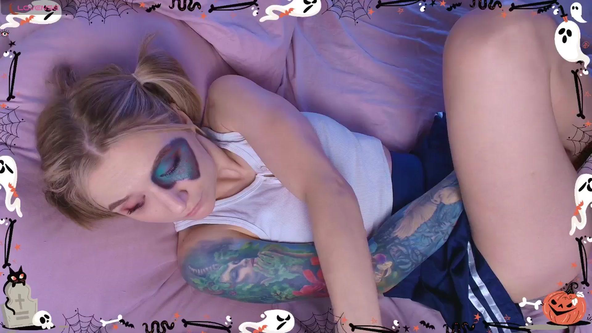 Gallery image thumbnail from Kota_sky's myfreecams stream on, 10/31/2025, 06:57 image 17 of 20