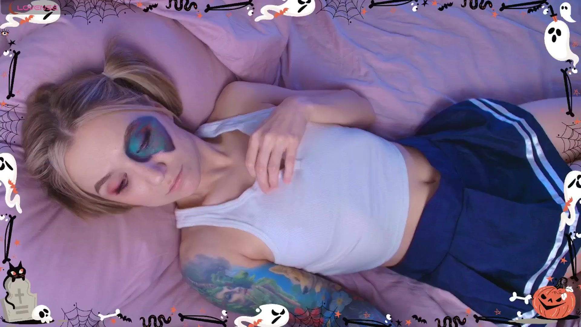 Gallery image thumbnail from Kota_sky's myfreecams stream on, 10/31/2025, 06:57 image 18 of 20