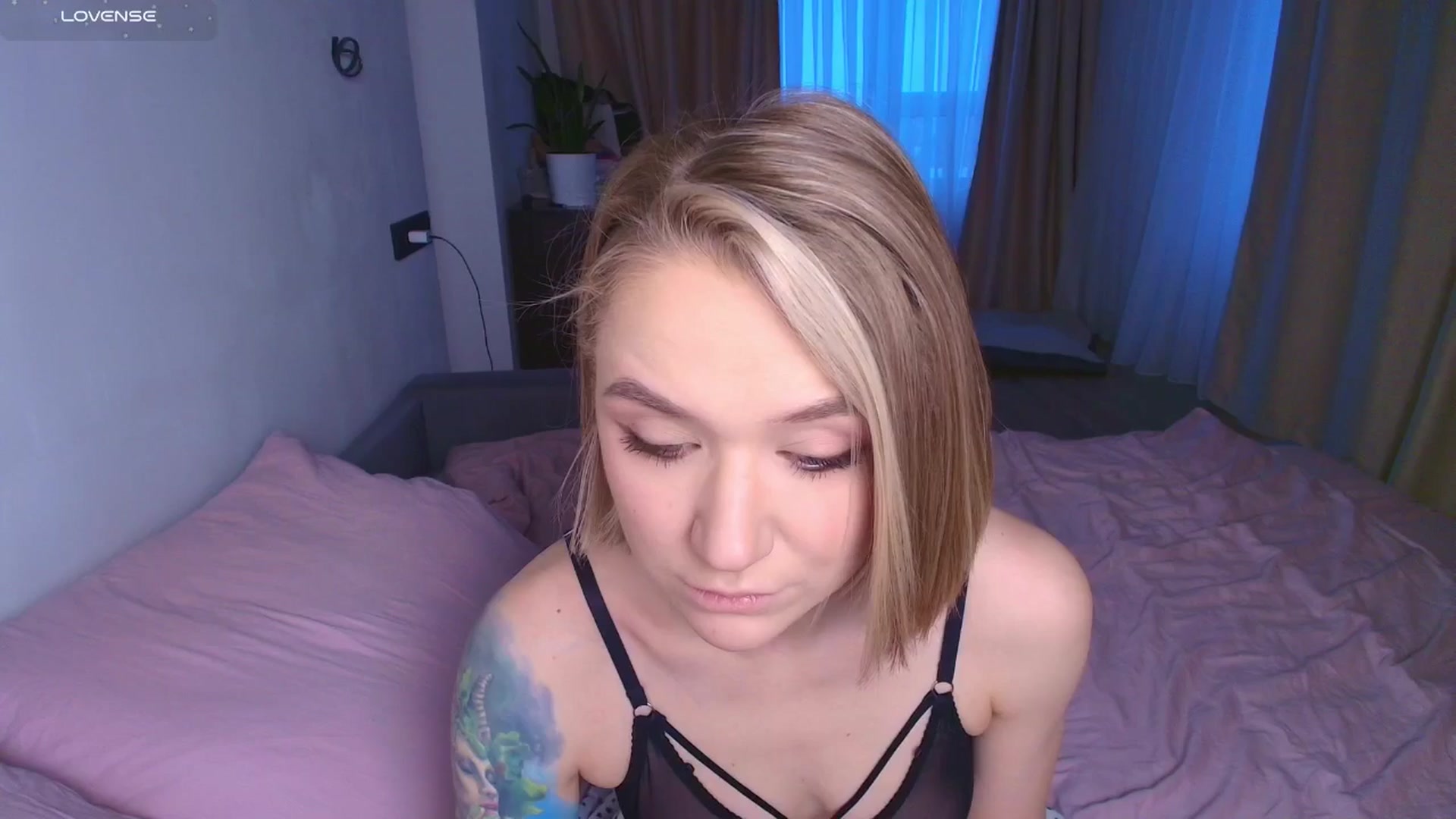 Gallery image thumbnail from Kota_sky's myfreecams stream on, 11/07/2025, 03:43 image 6 of 20