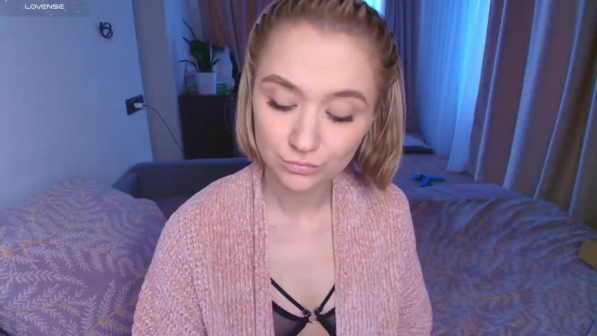 Gallery image thumbnail from Kota_sky's myfreecams stream on, 11/12/2025, 07:25 image 18 of 20