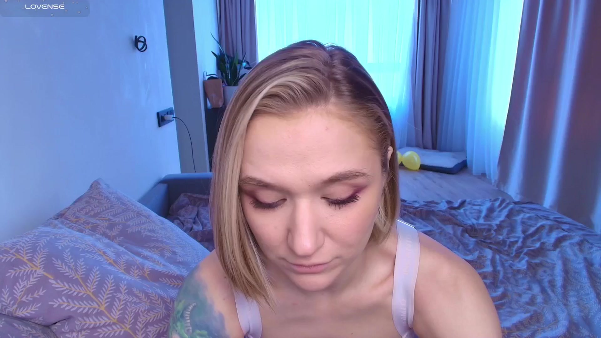 Gallery image thumbnail from Kota_sky's myfreecams stream on, 11/19/2025, 06:39 image 17 of 20