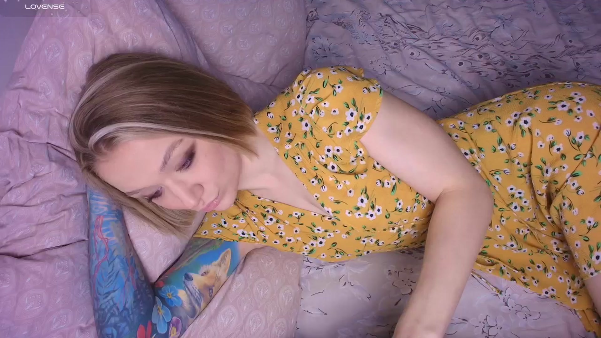 Gallery image thumbnail from Kota_sky's myfreecams stream on, 12/03/2025, 03:26 image 5 of 20