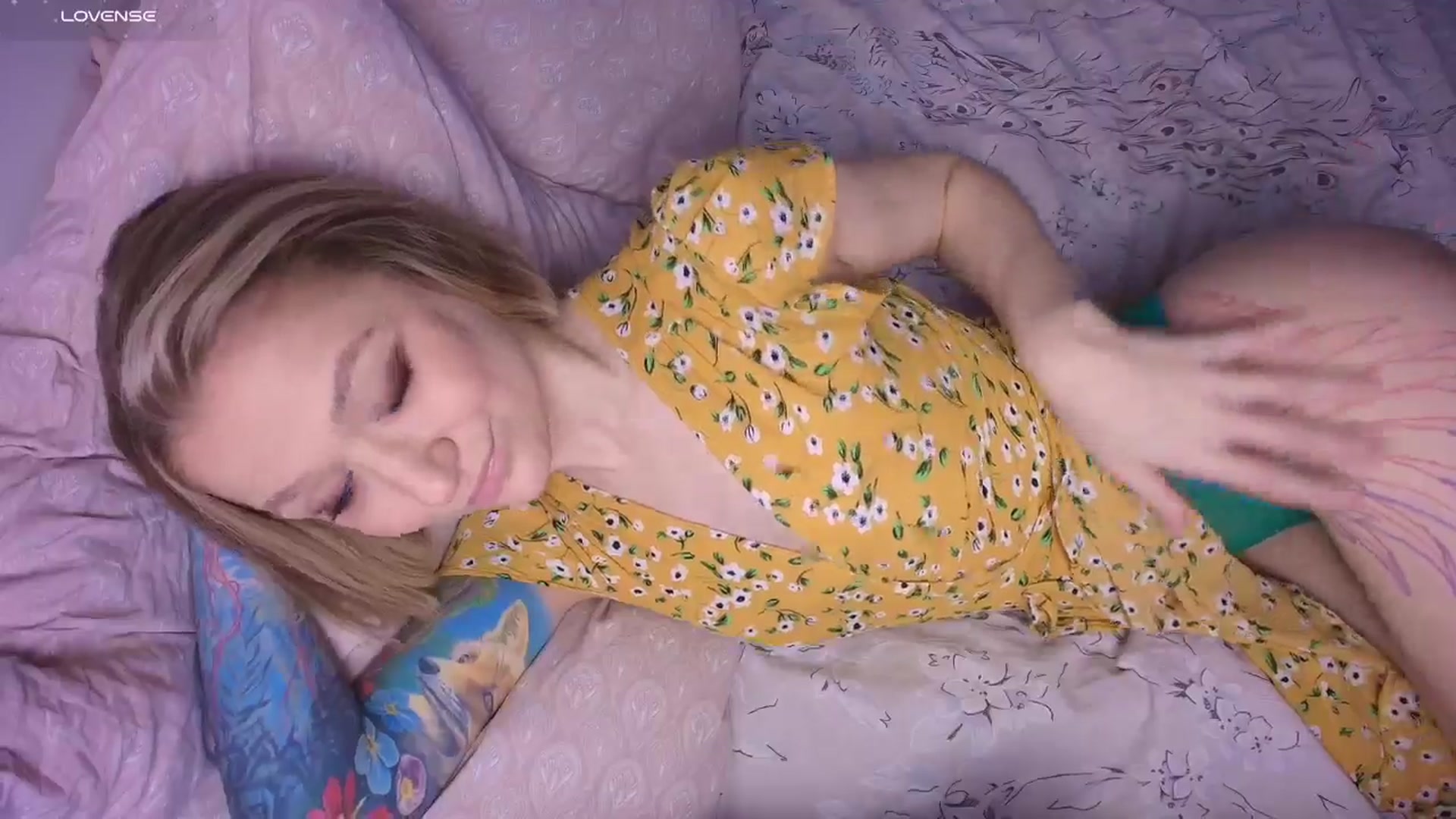 Gallery image thumbnail from Kota_sky's myfreecams stream on, 12/03/2025, 03:26 image 13 of 20