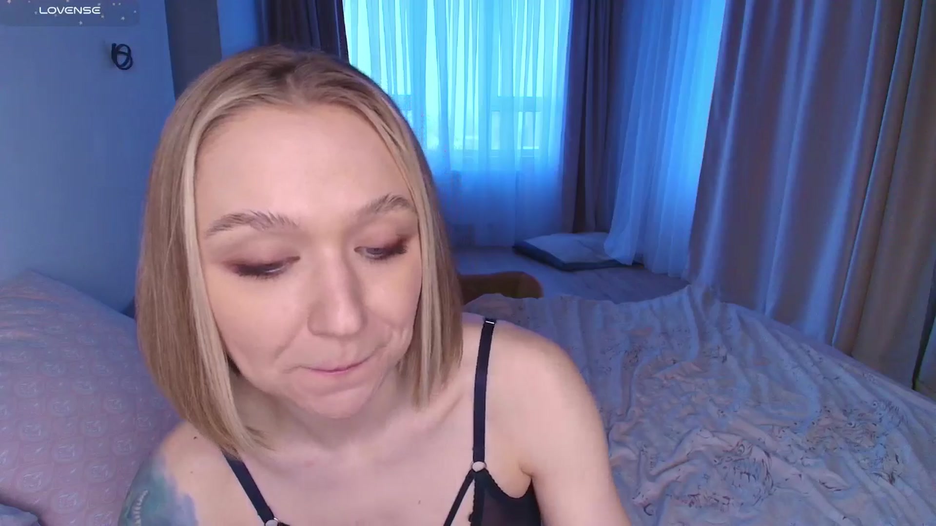 Gallery image thumbnail from Kota_sky's myfreecams stream on, 12/04/2025, 07:34 image 10 of 20